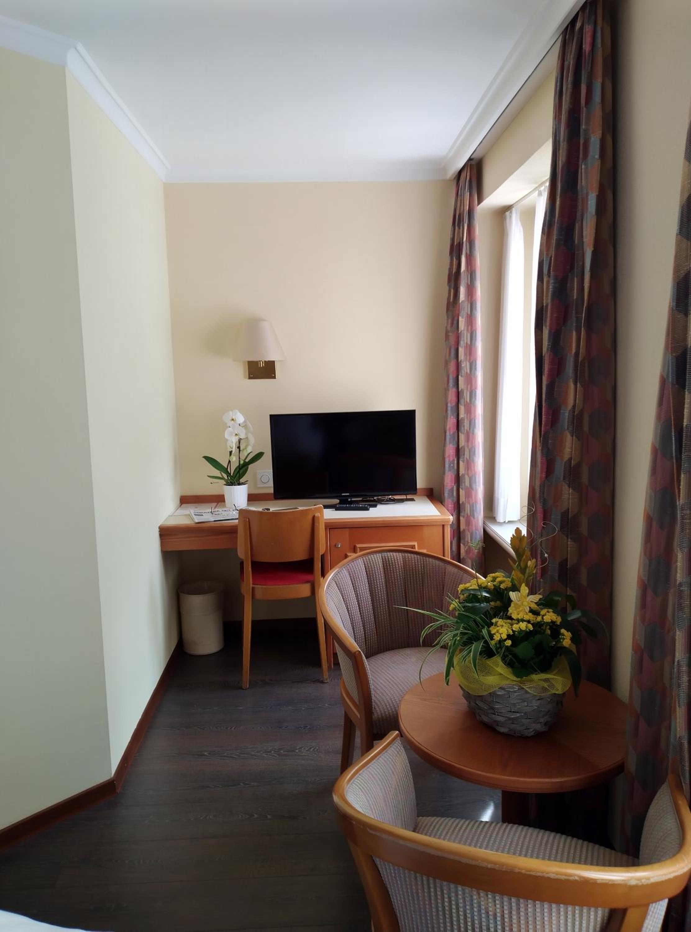 Double or Twin Room with Private Bathroom - Photo 1