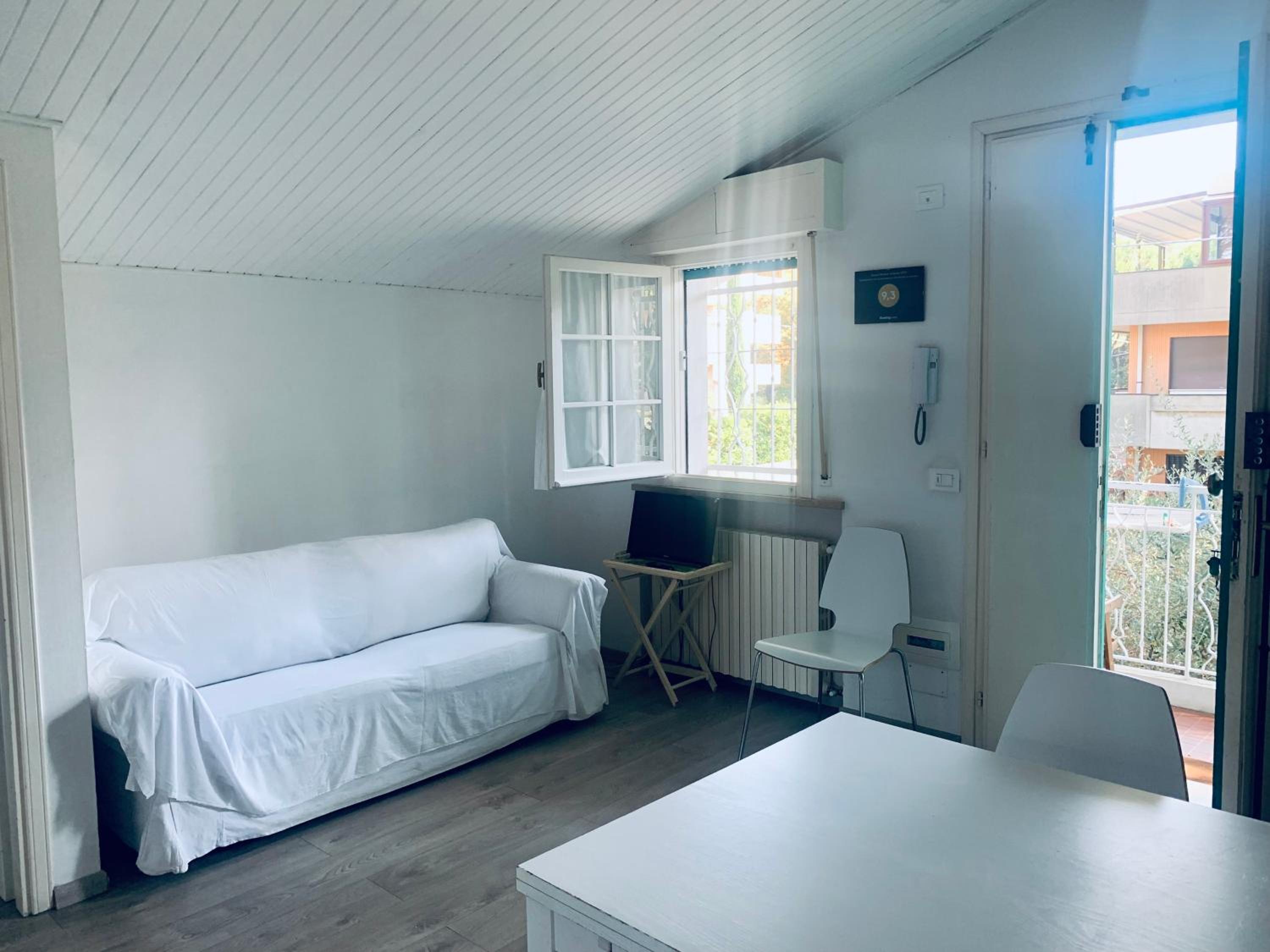 Apartment with Balcony with separate entrance