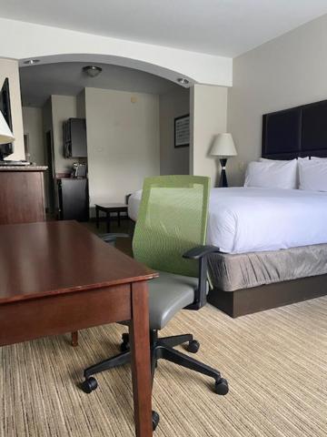 Standard King Room with Extra Floor Space - Photo 1