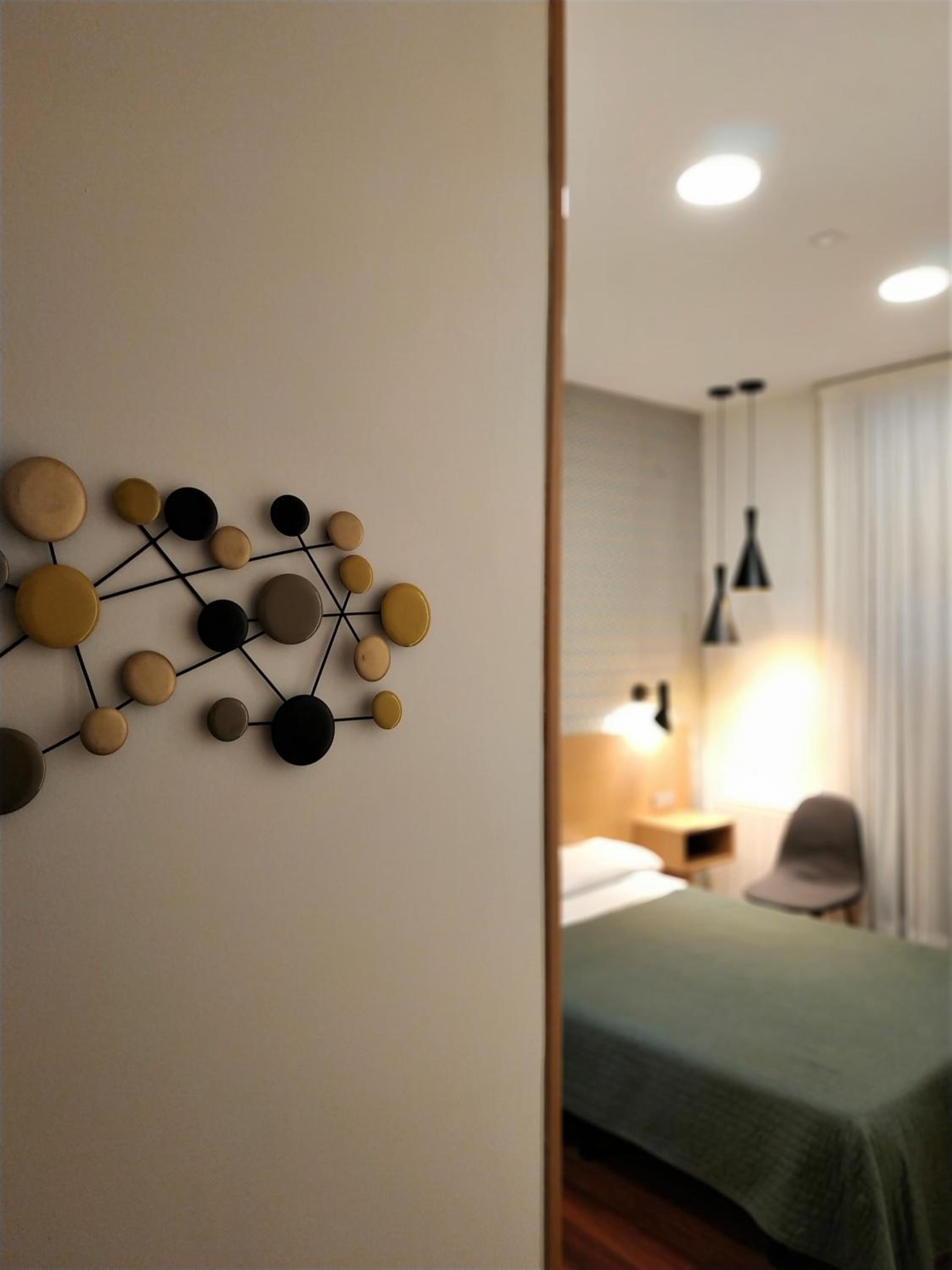 Double or Twin Room with Private Bathroom - Photo 16