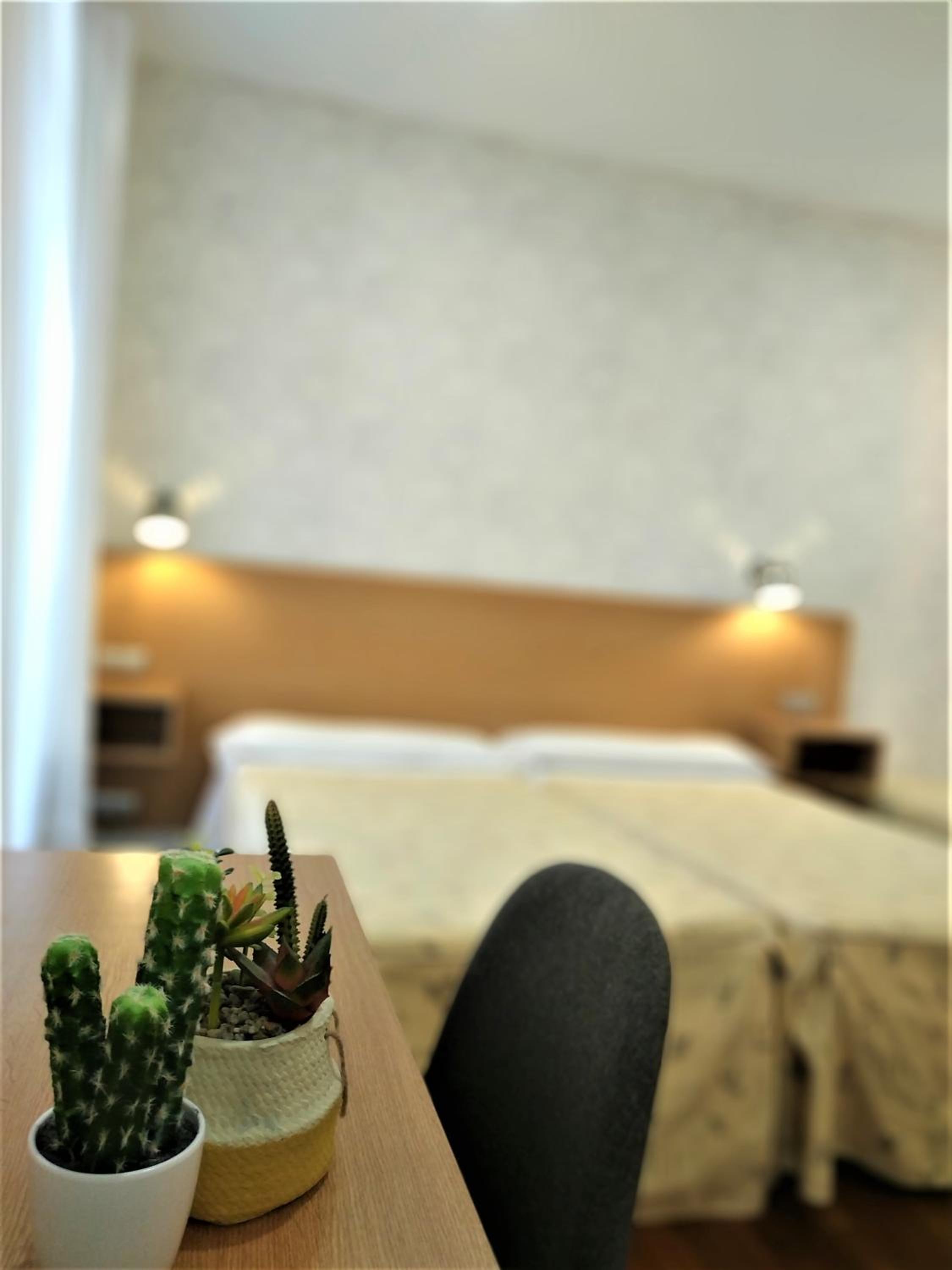 Double or Twin Room with Private Bathroom - Photo 5