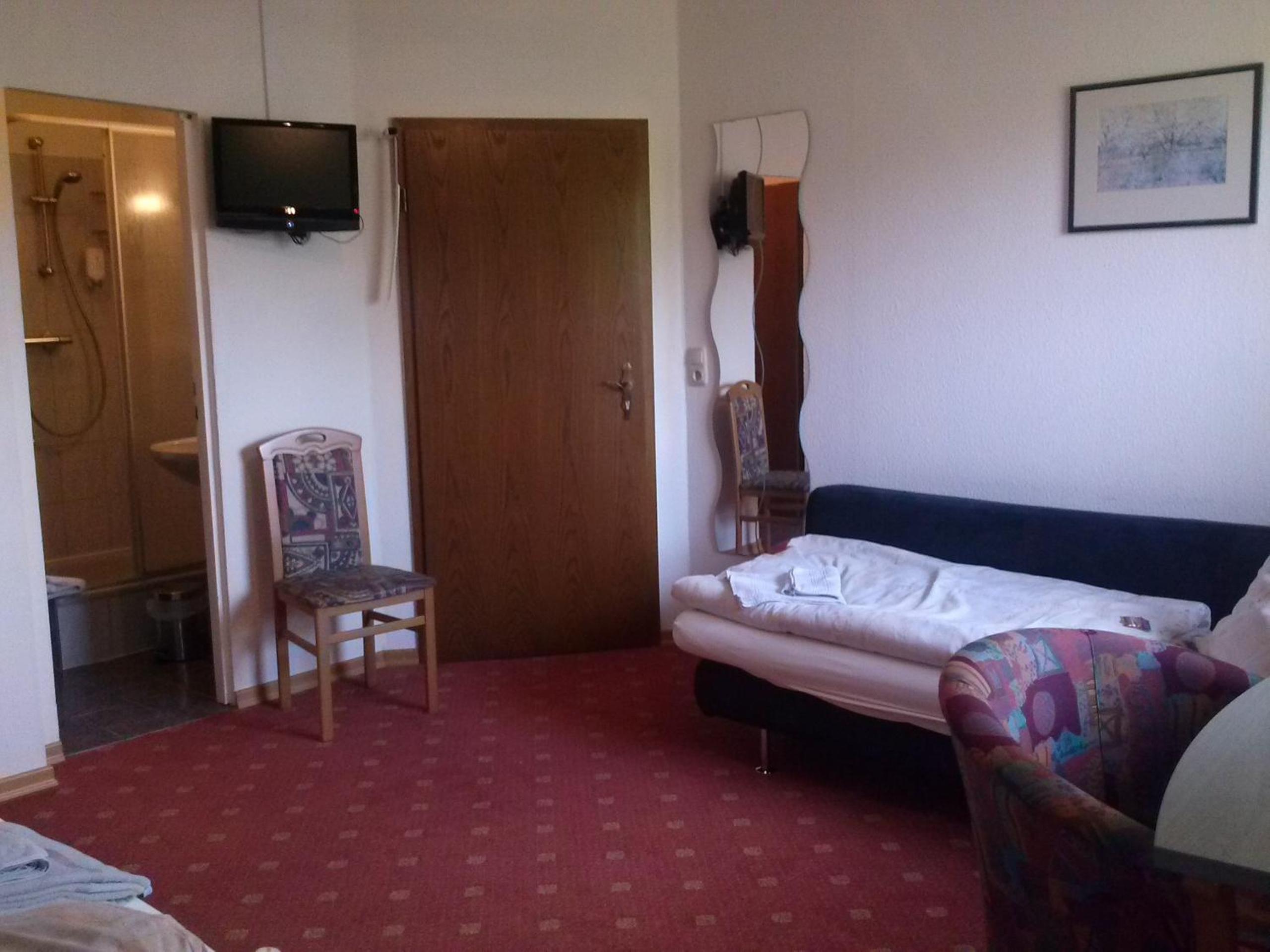 Small Triple Room - Non-Smoking photo 1