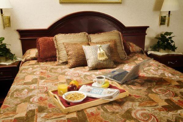 King Room - Non-Smoking photo 3