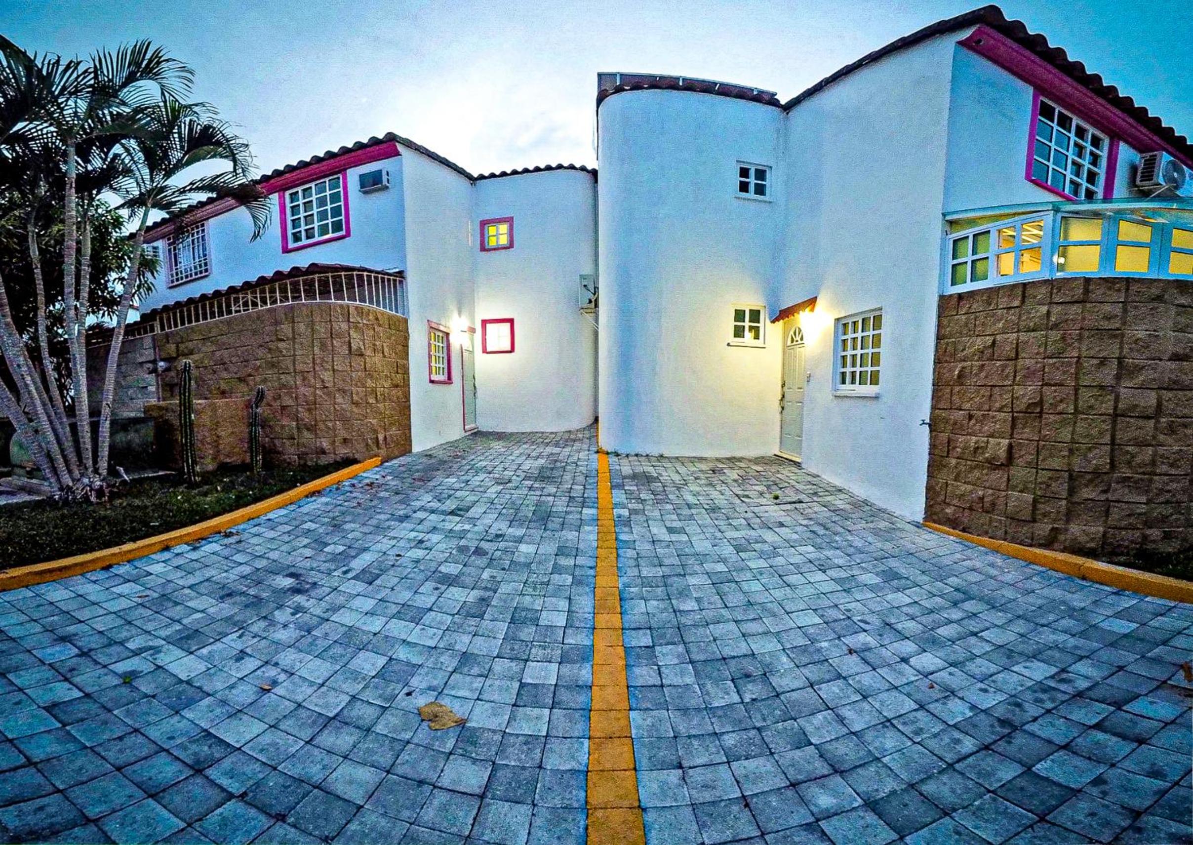 Villa photo 2