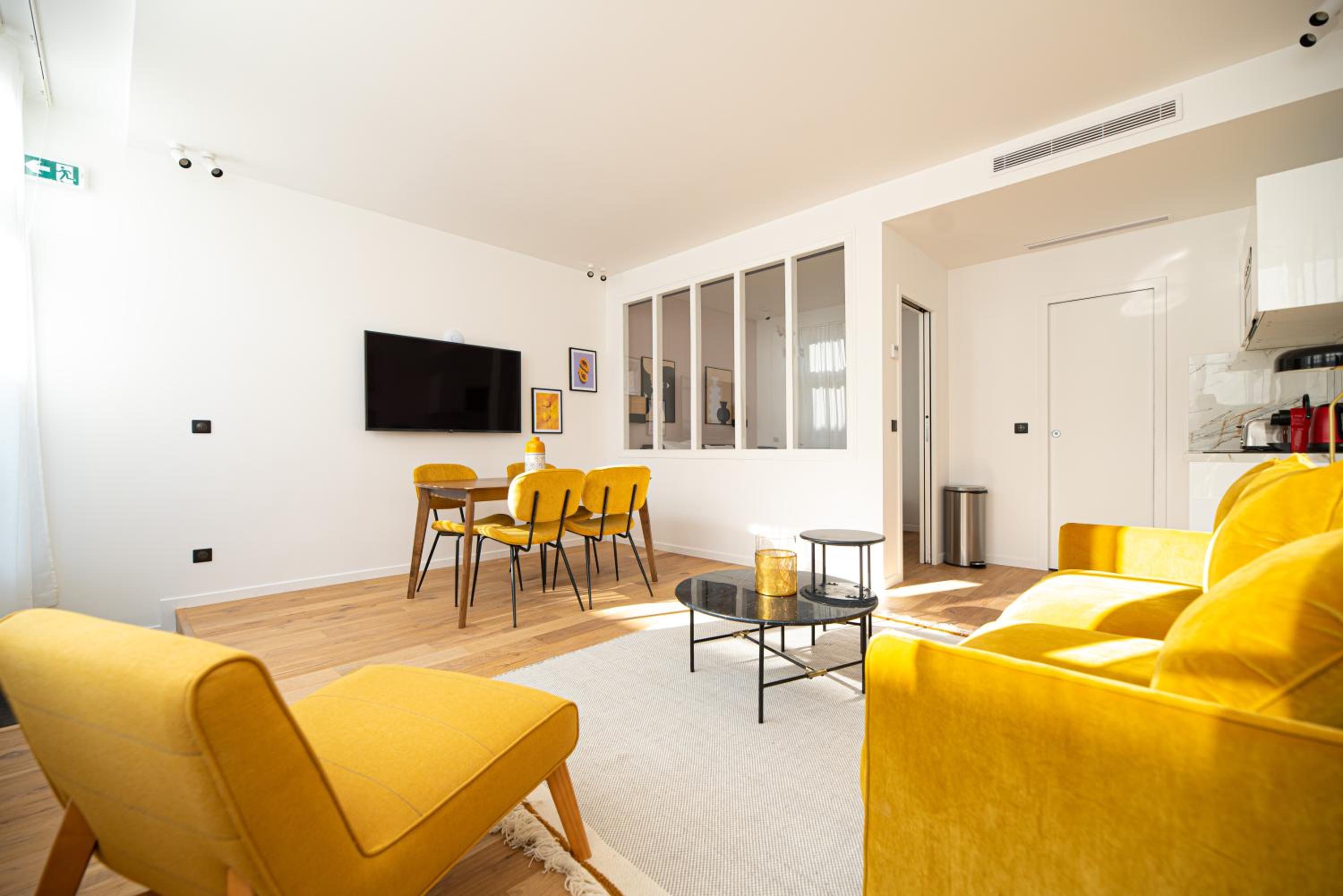 Deluxe Apartment photo 1
