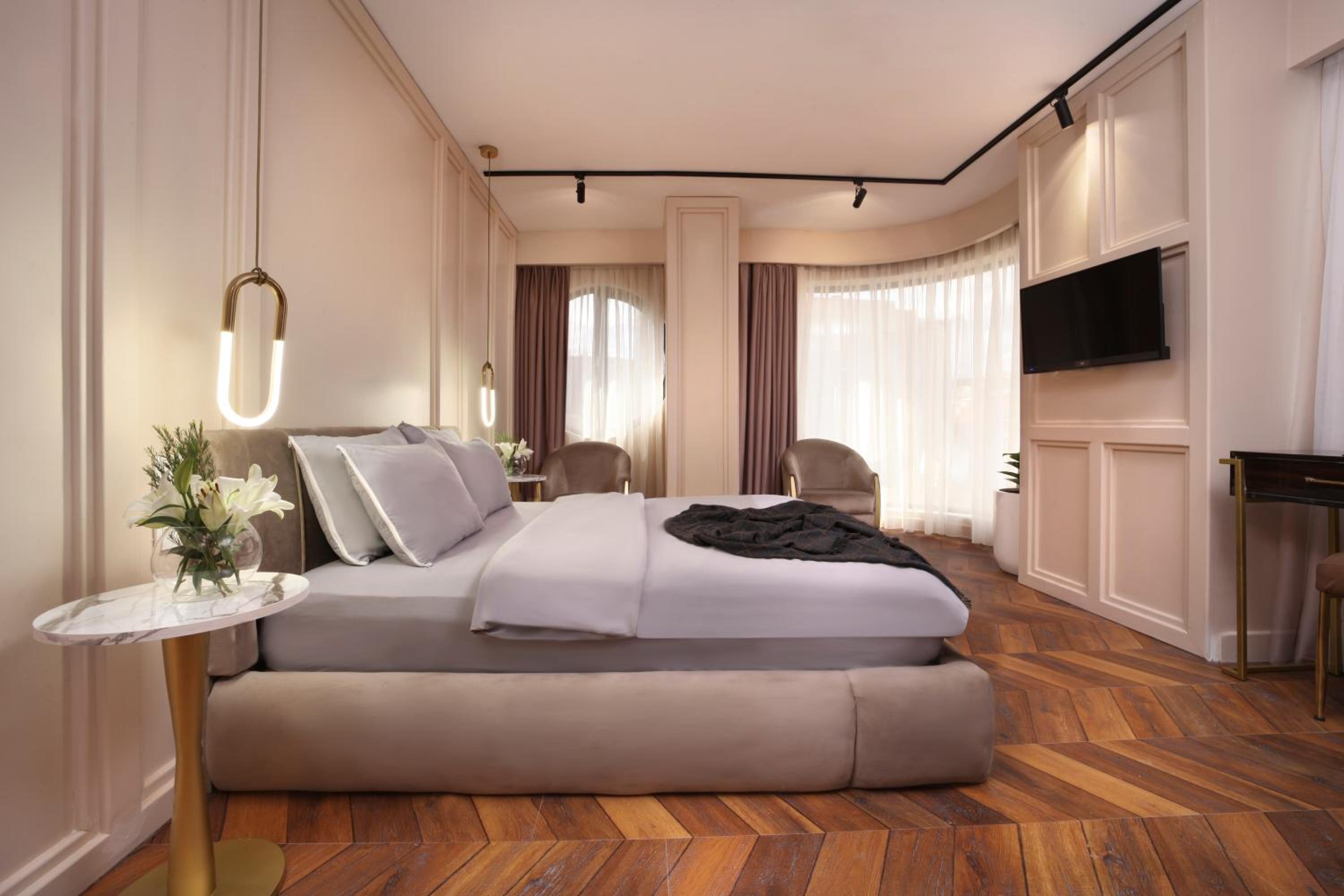 Corner Room photo 3