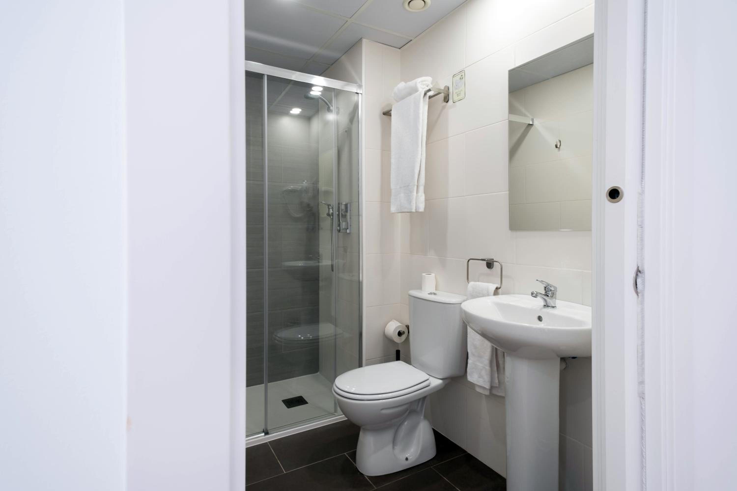 Deluxe Triple Room photo 3