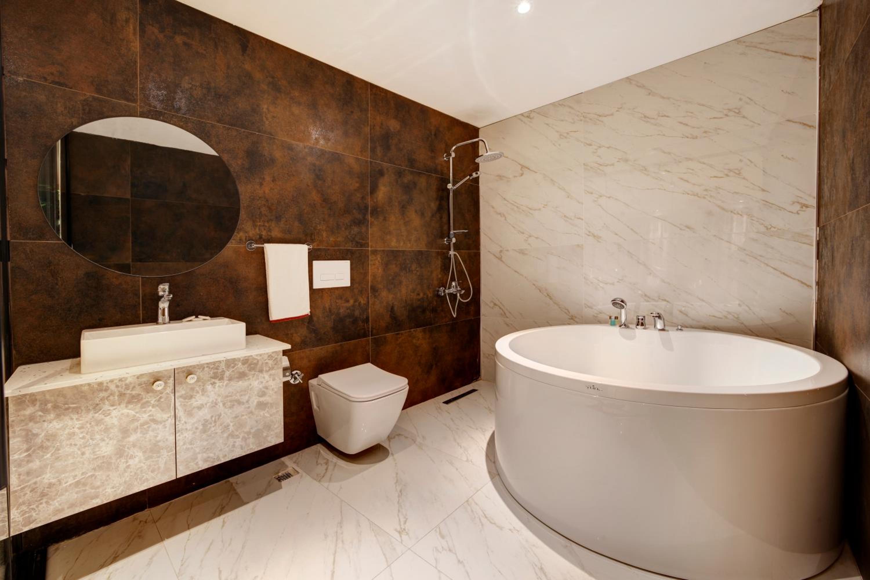 Terrace Suite with Balcony and Spa Bath photo 2