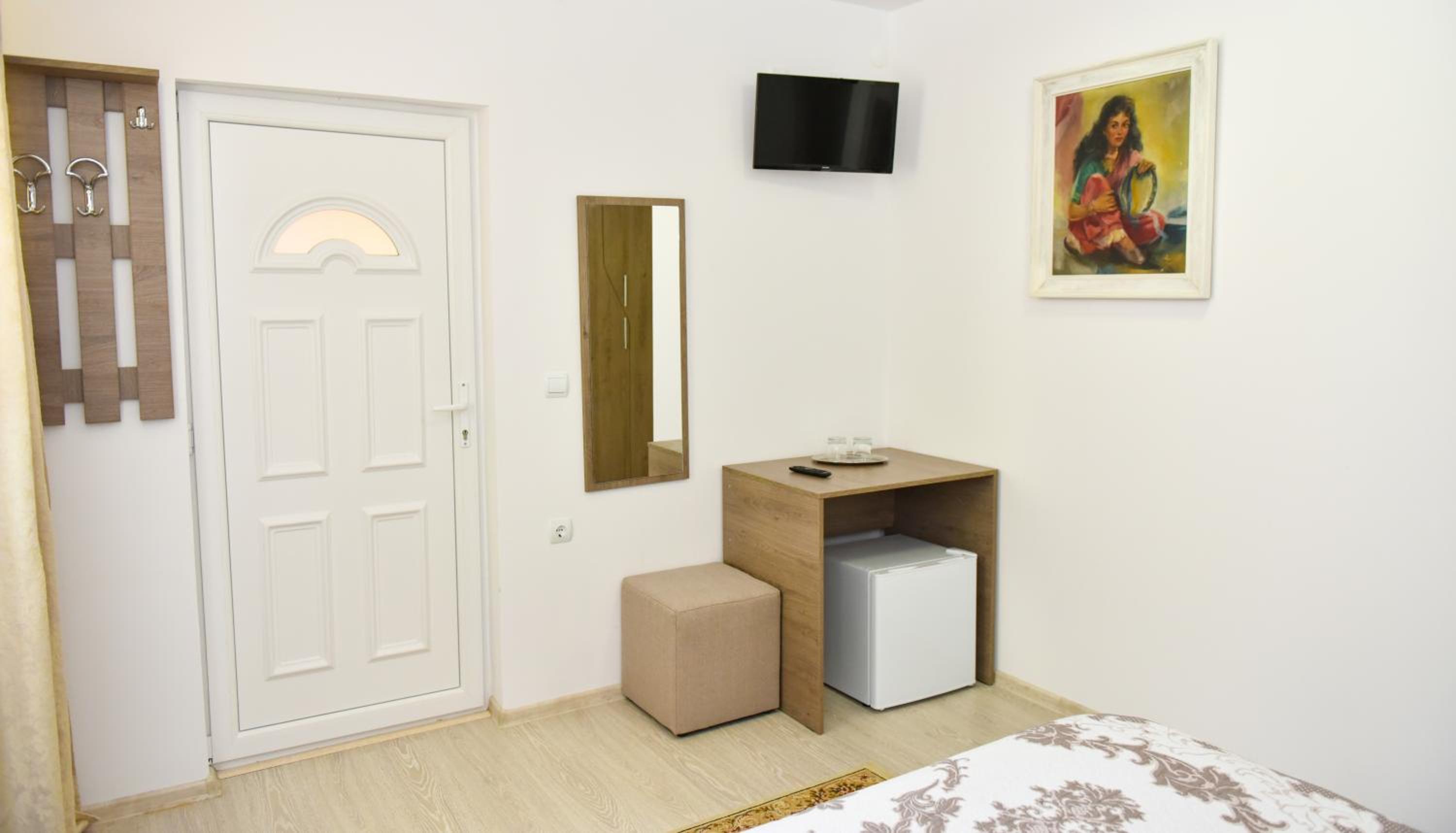 Economy Double Room - Photo 2
