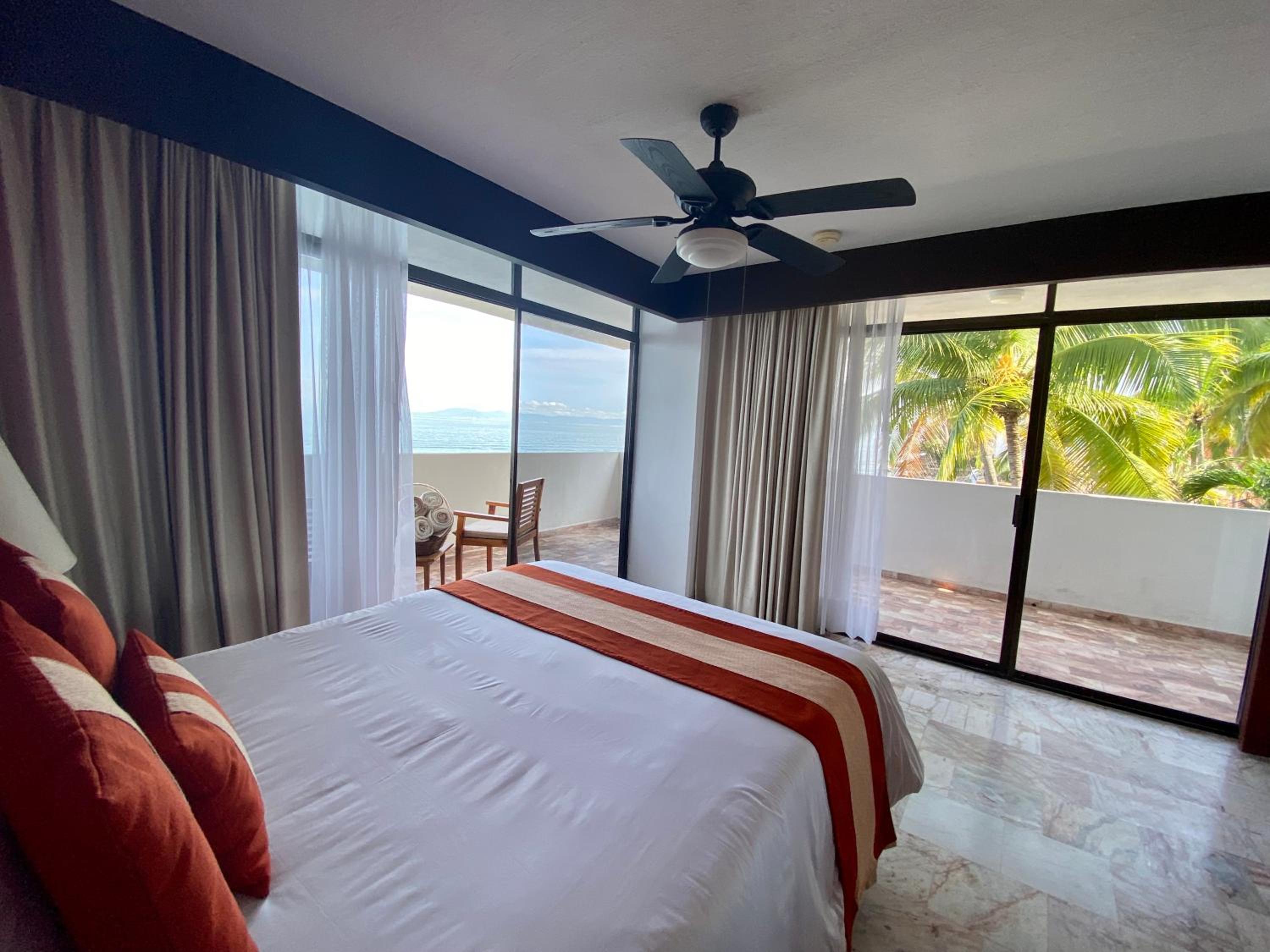 2 Bedroom Suite Oceanfront  - Photo 14