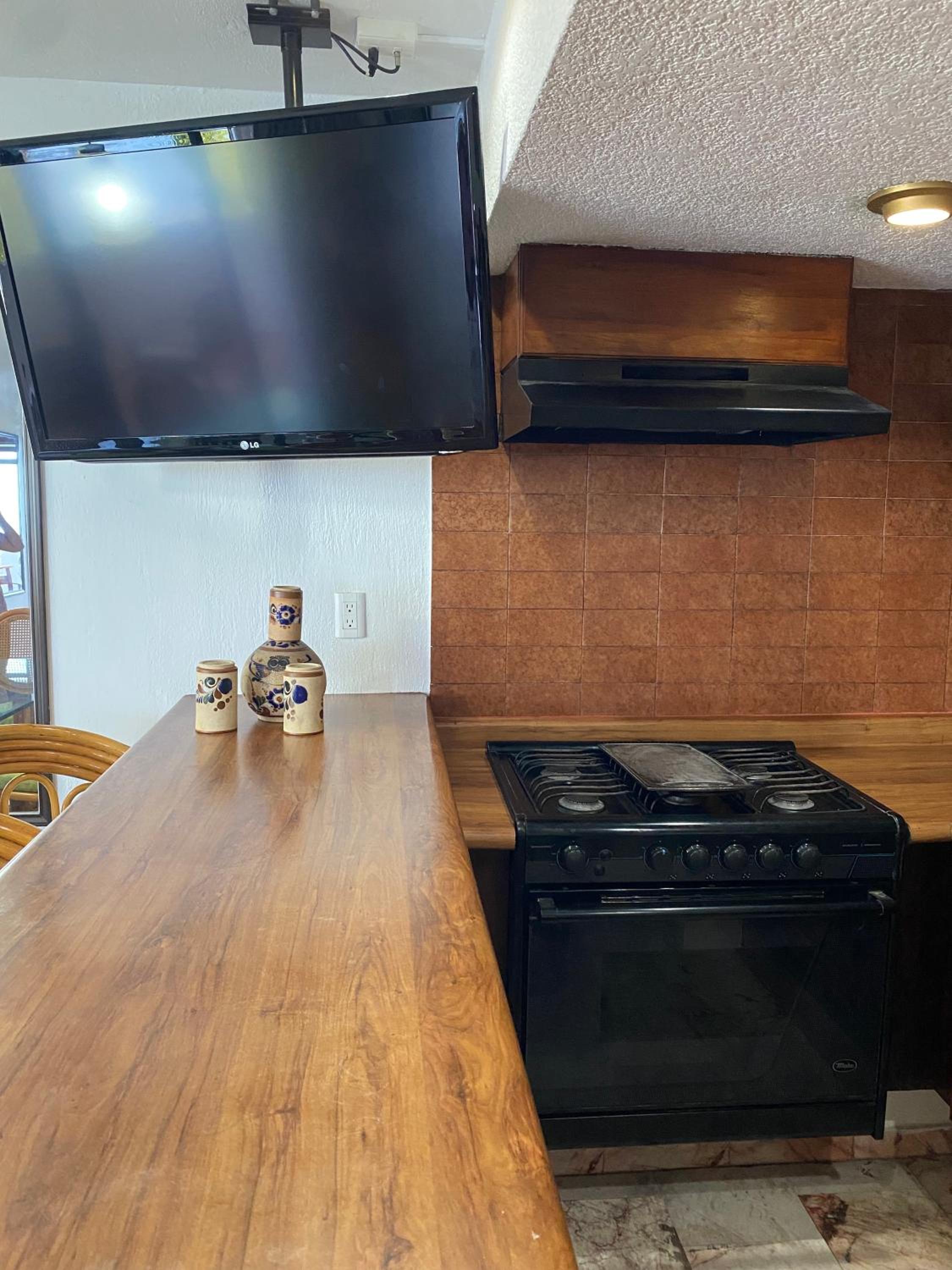 2 Bedroom Suite Oceanfront  - Photo 12