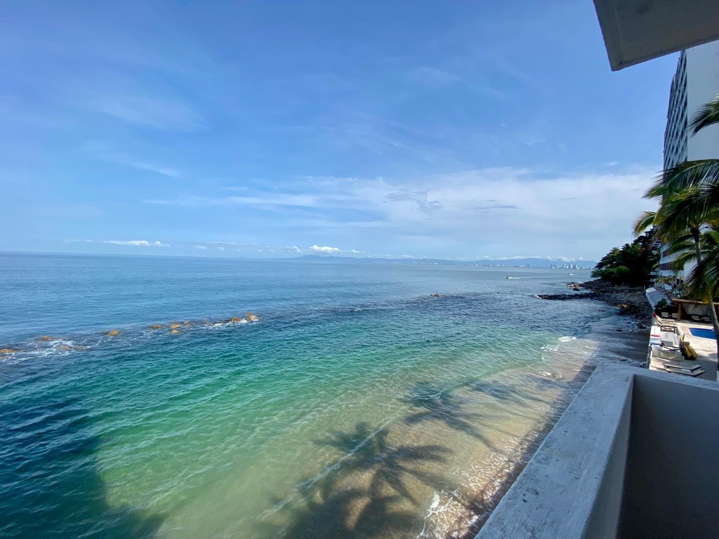 2 Bedroom Suite Oceanfront  - Photo 10