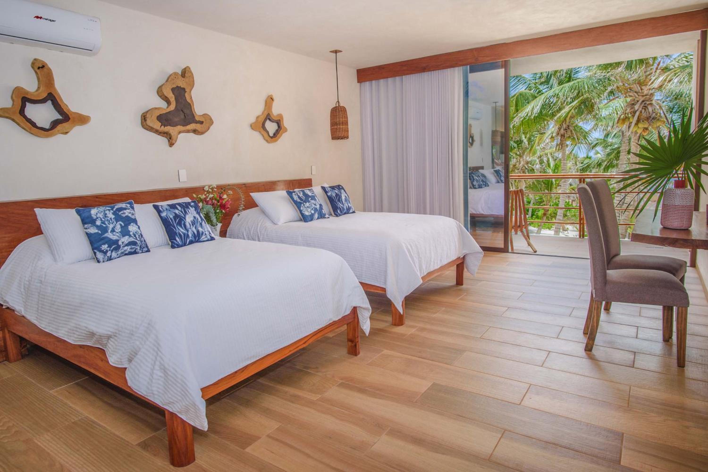 Superior Twin Room with Sea View - Photo 4
