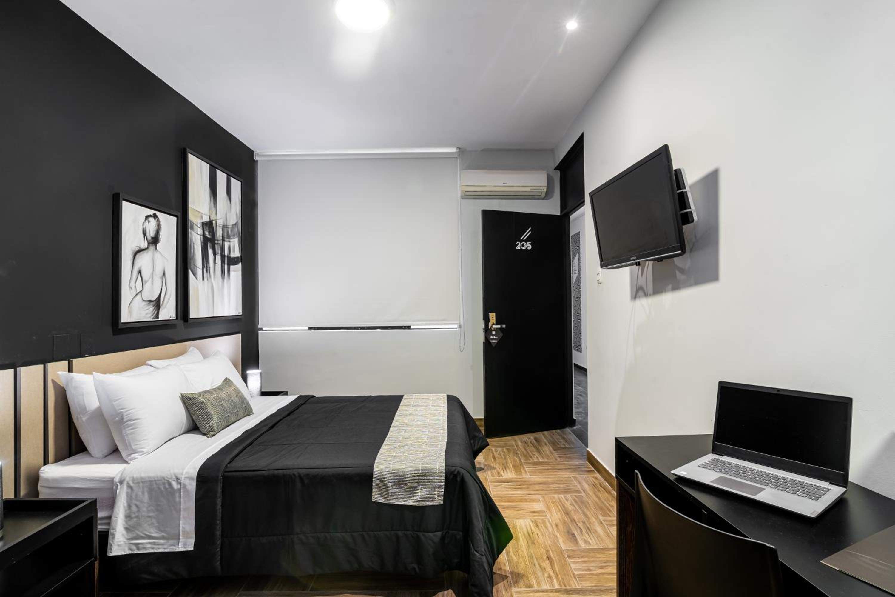 Double Room - Photo 3
