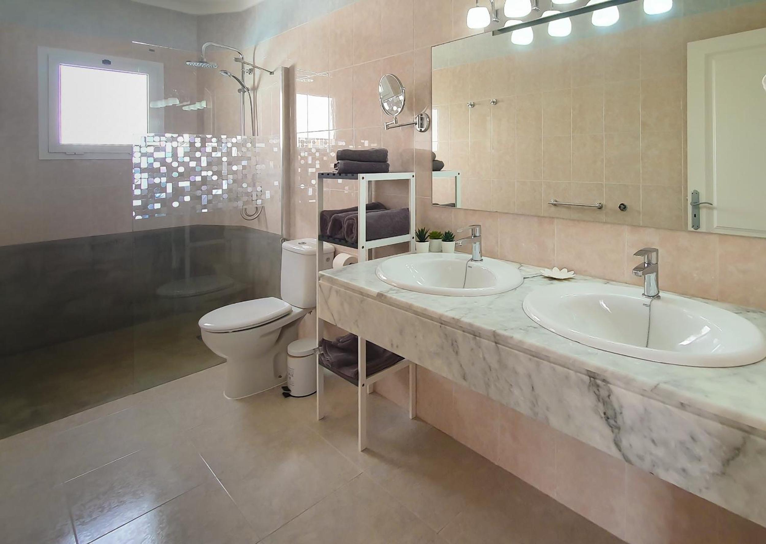 Villa with Private Pool photo 3
