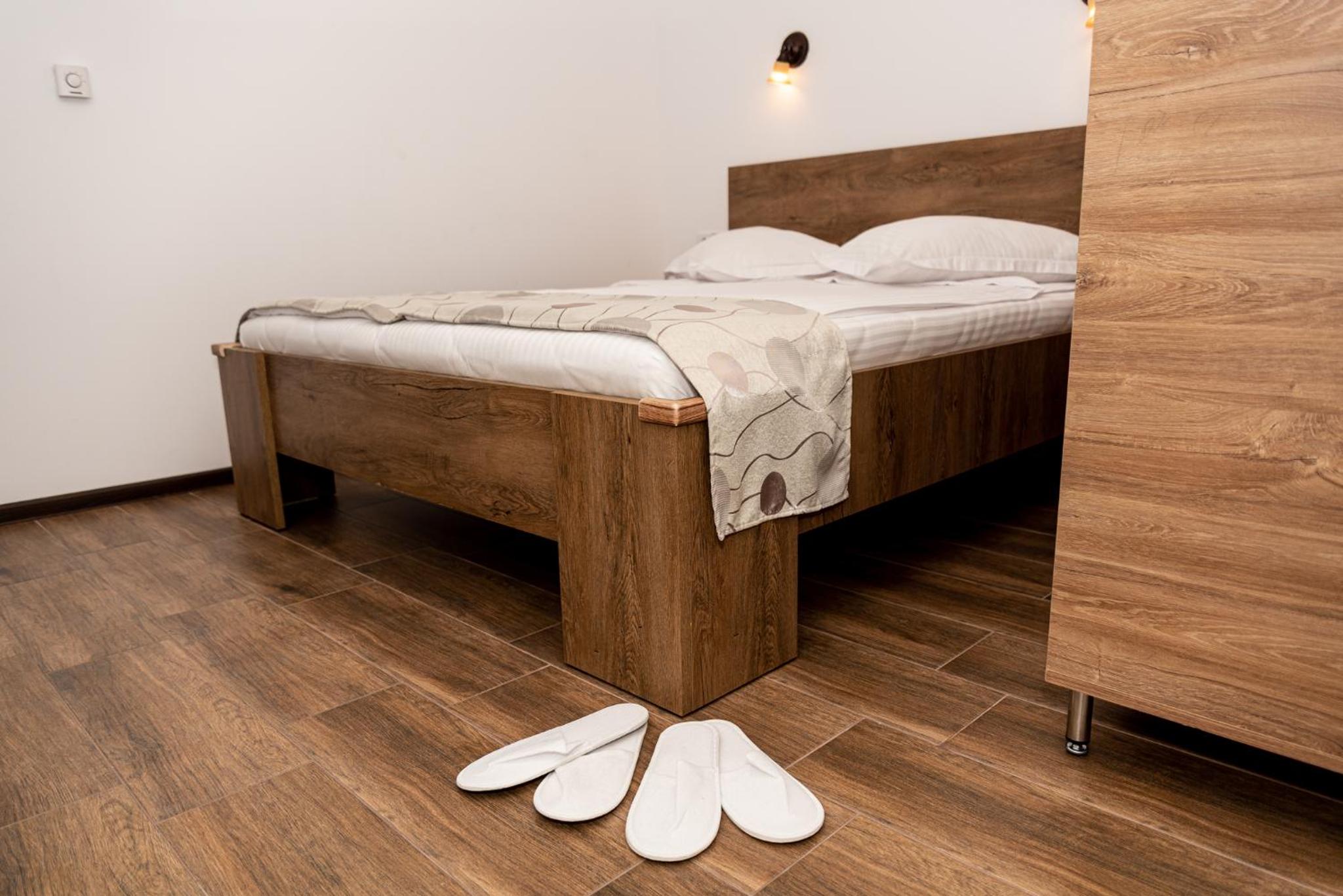 Standard Double Room - Photo 3
