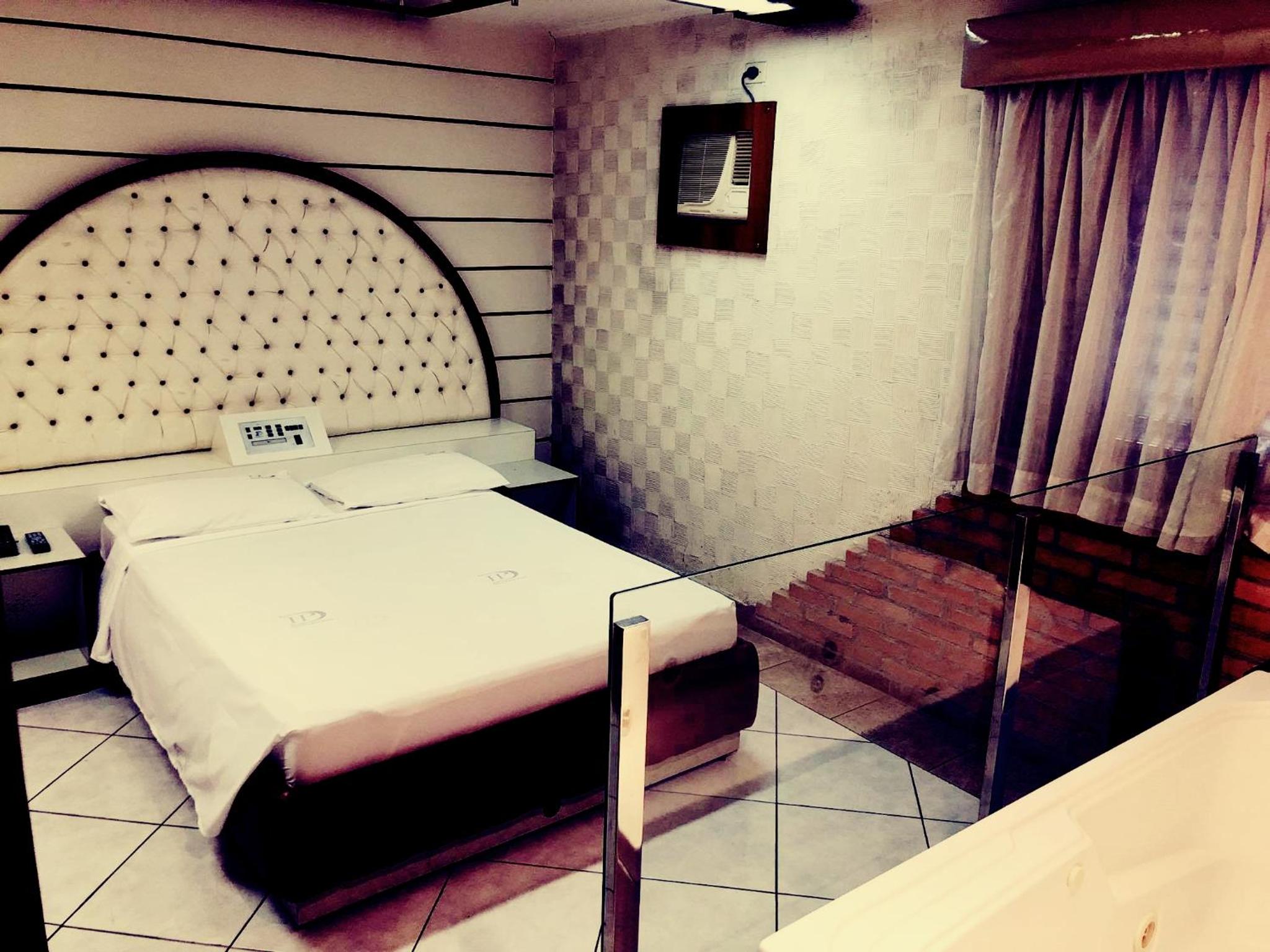 Suite with Spa Bath photo 2