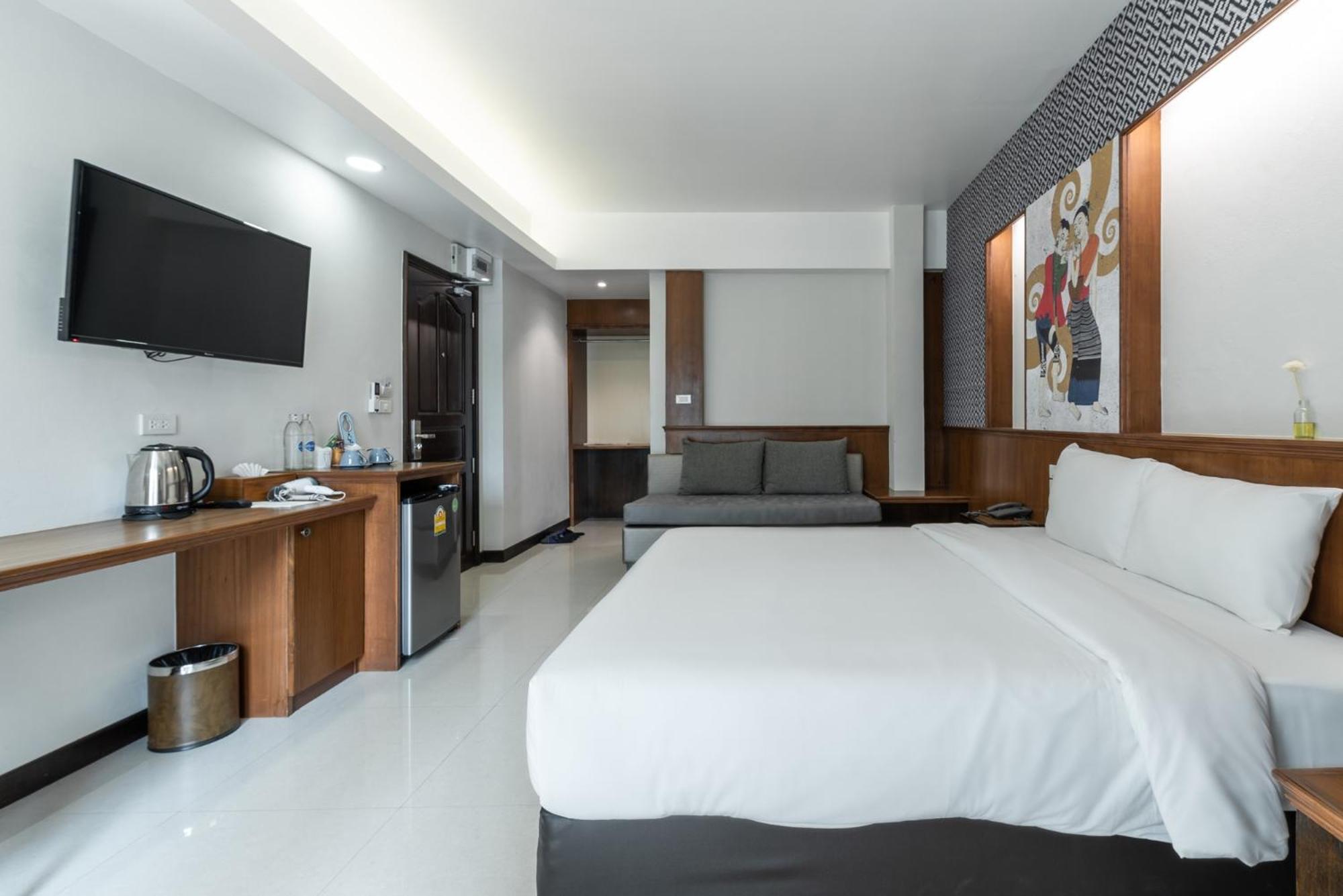 Deluxe King Room photo 3