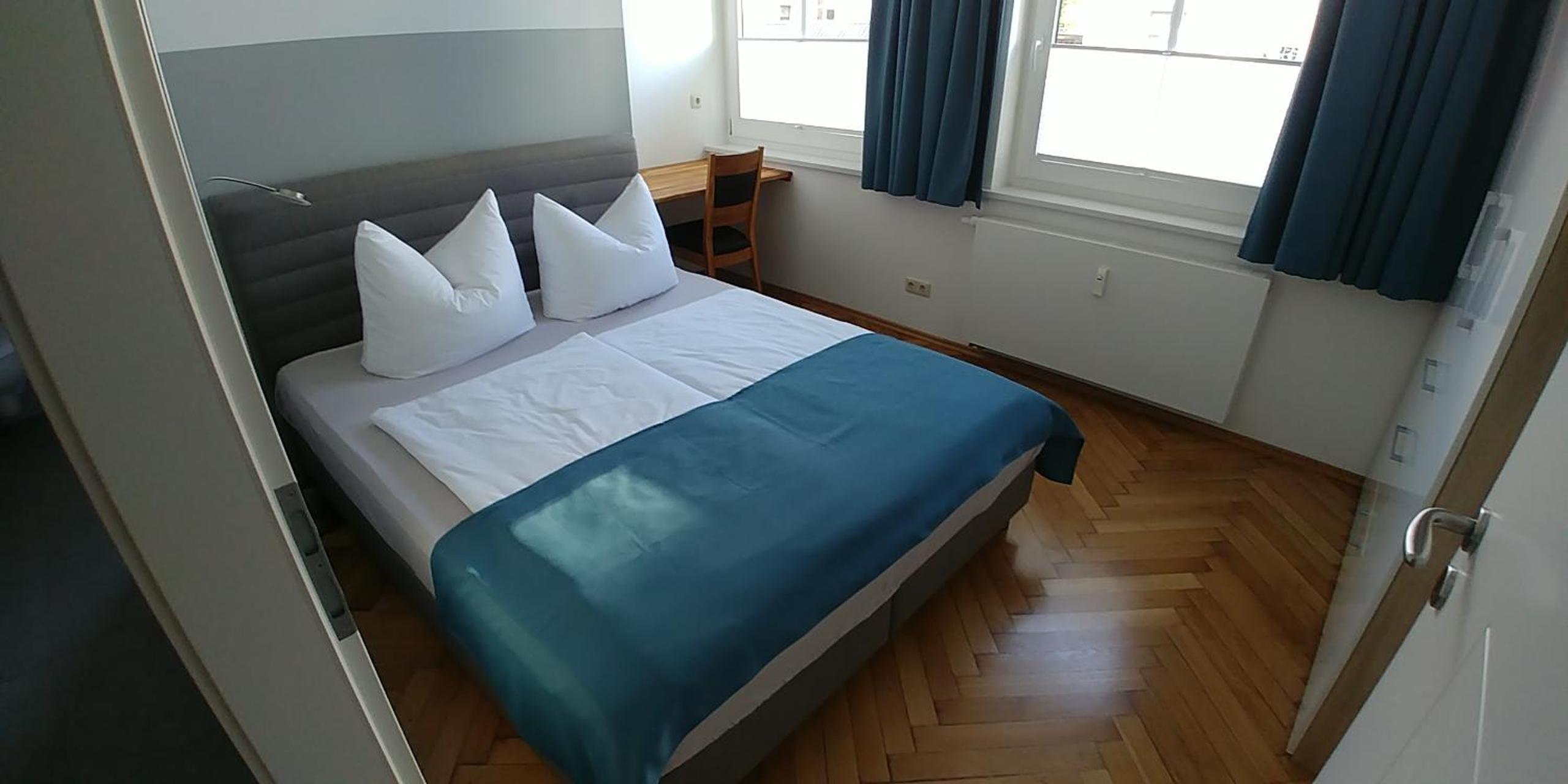One-Bedroom Apartment photo 1