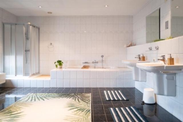 Deluxe Double Room with Bath photo 3