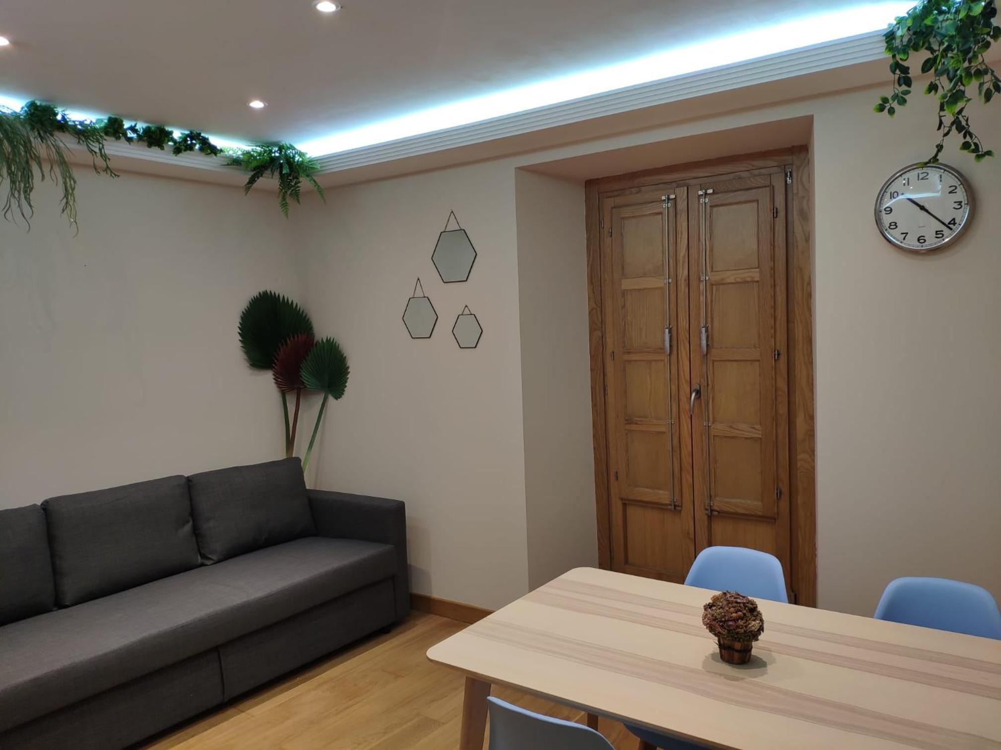 One-Bedroom Apartment - Photo 58