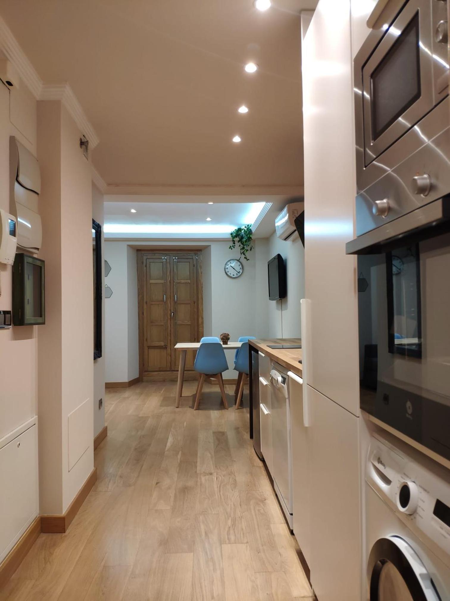 One-Bedroom Apartment - Photo 60