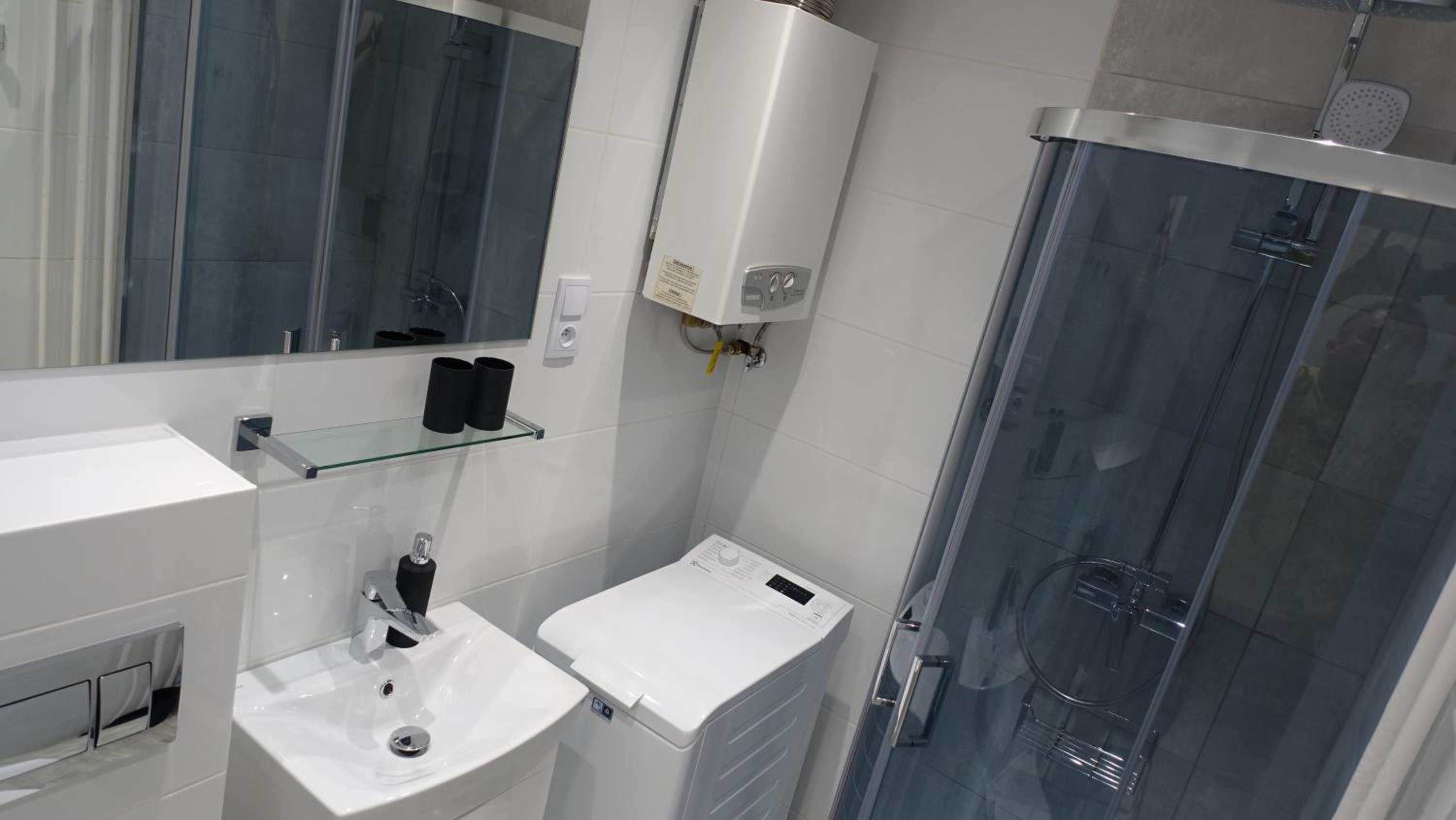 One-Bedroom Apartment - Photo 12
