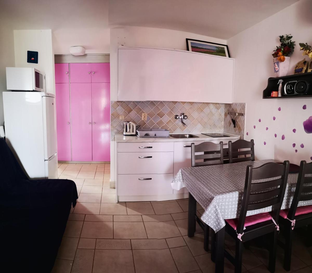 Studio Apartment photo 2