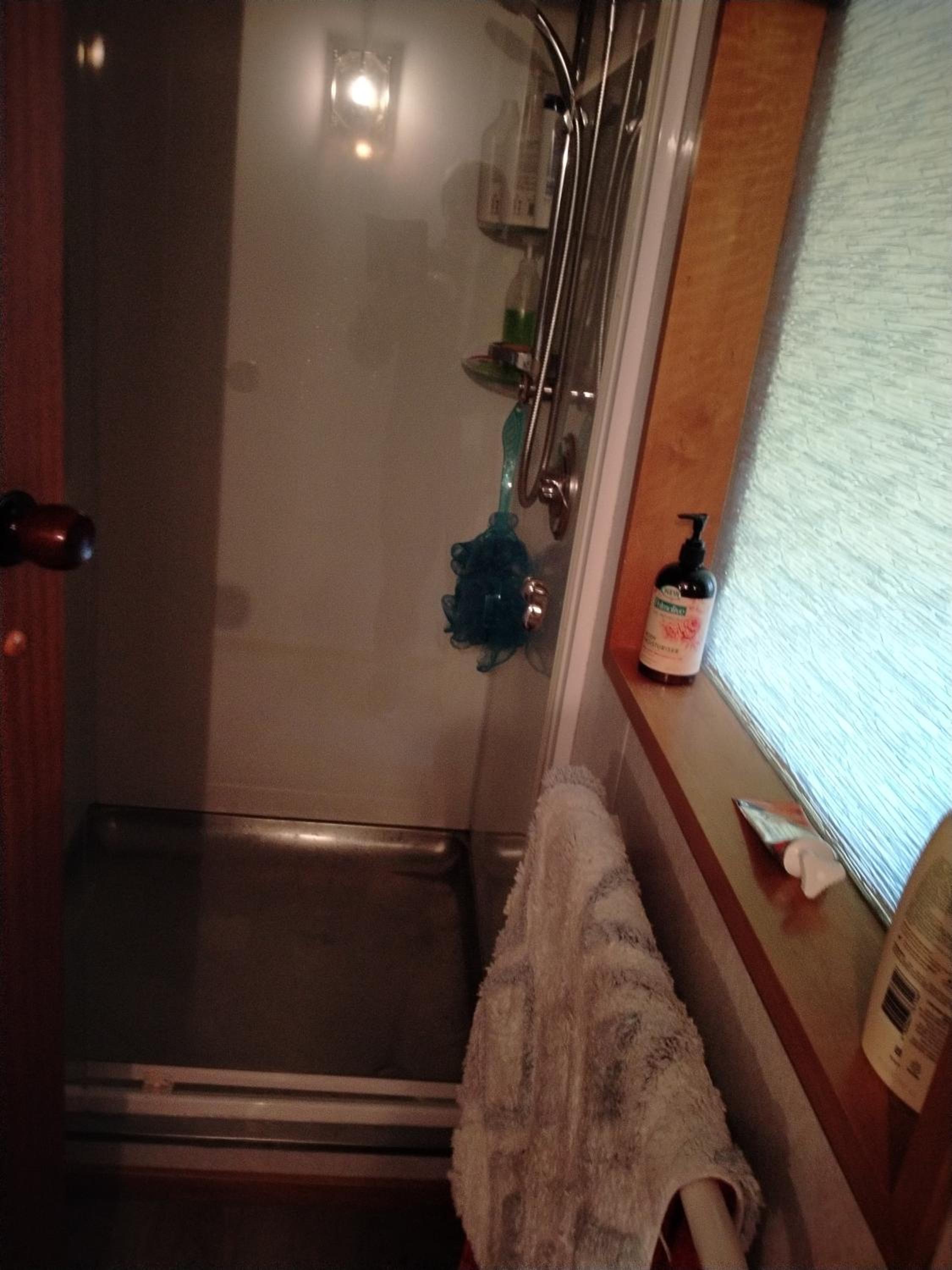 Queen Room photo 3