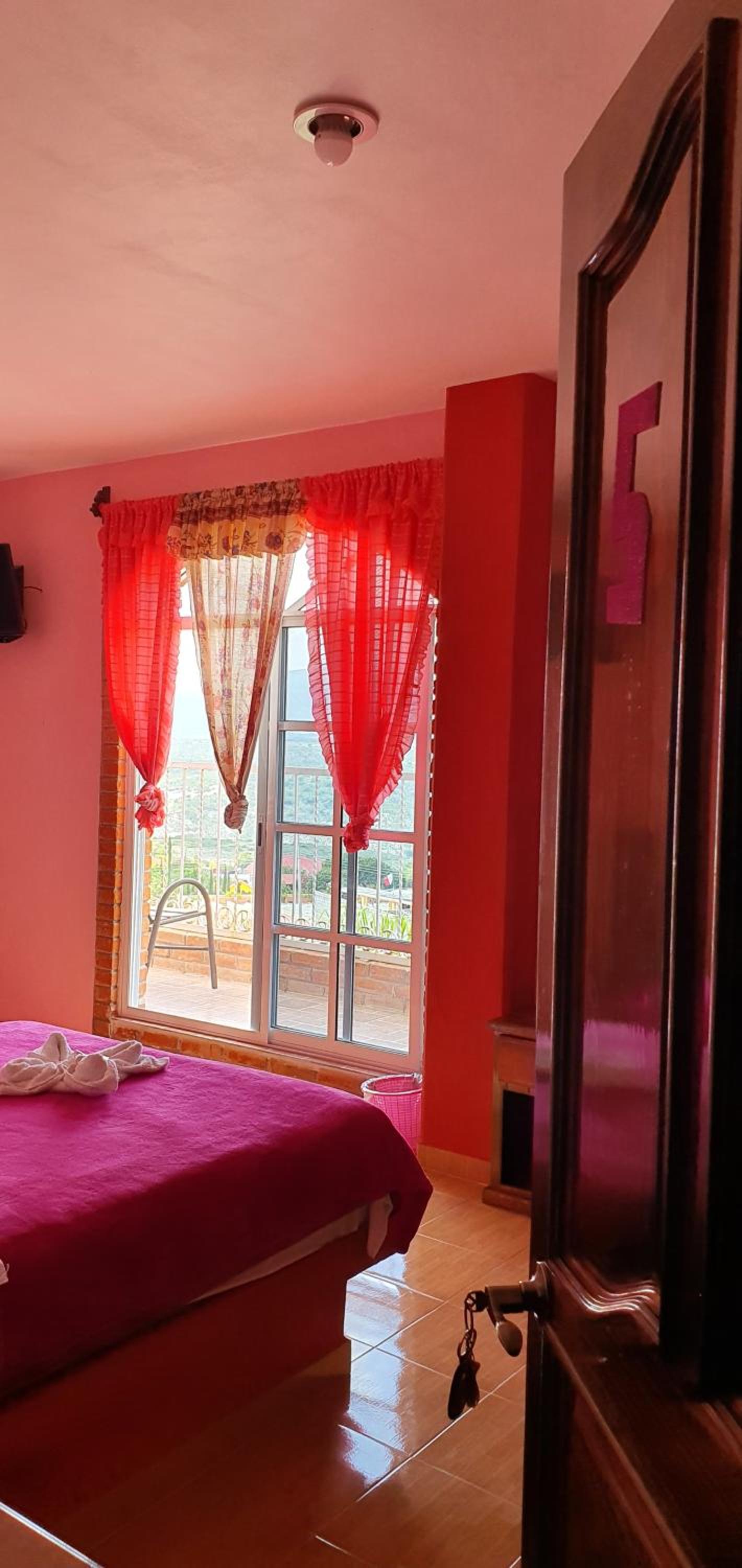Economy Triple Room with Shared Bathroom photo 3