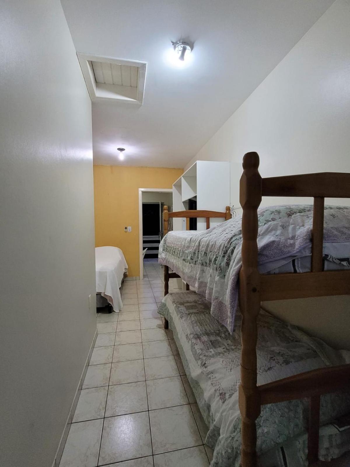 Quadruple Room with Balcony - Photo 5