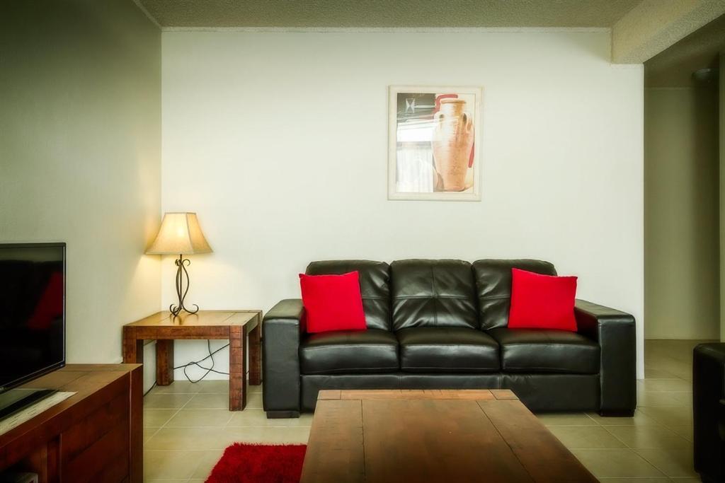 Two-Bedroom Apartment (5 Adults) photo 3
