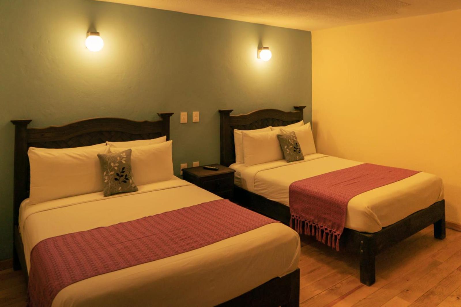 Standard Twin Room - Photo 1