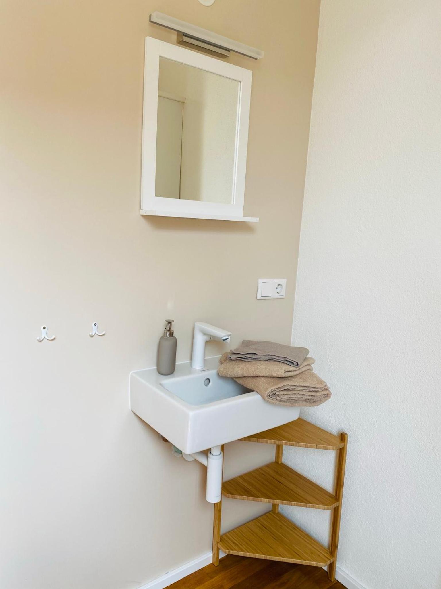 Single Room with Bathroom photo 3