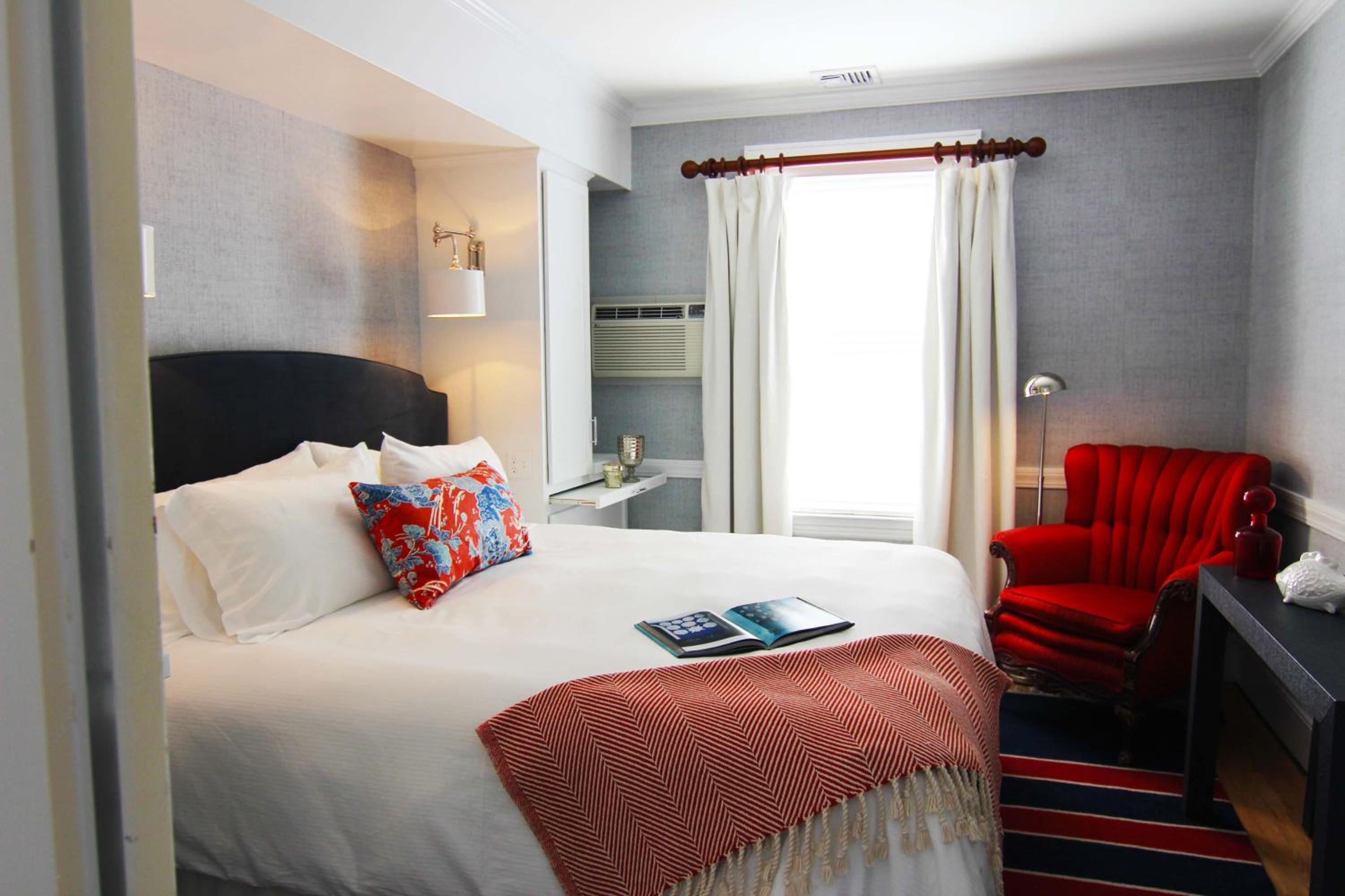 Riverhouse King - Photo 3
