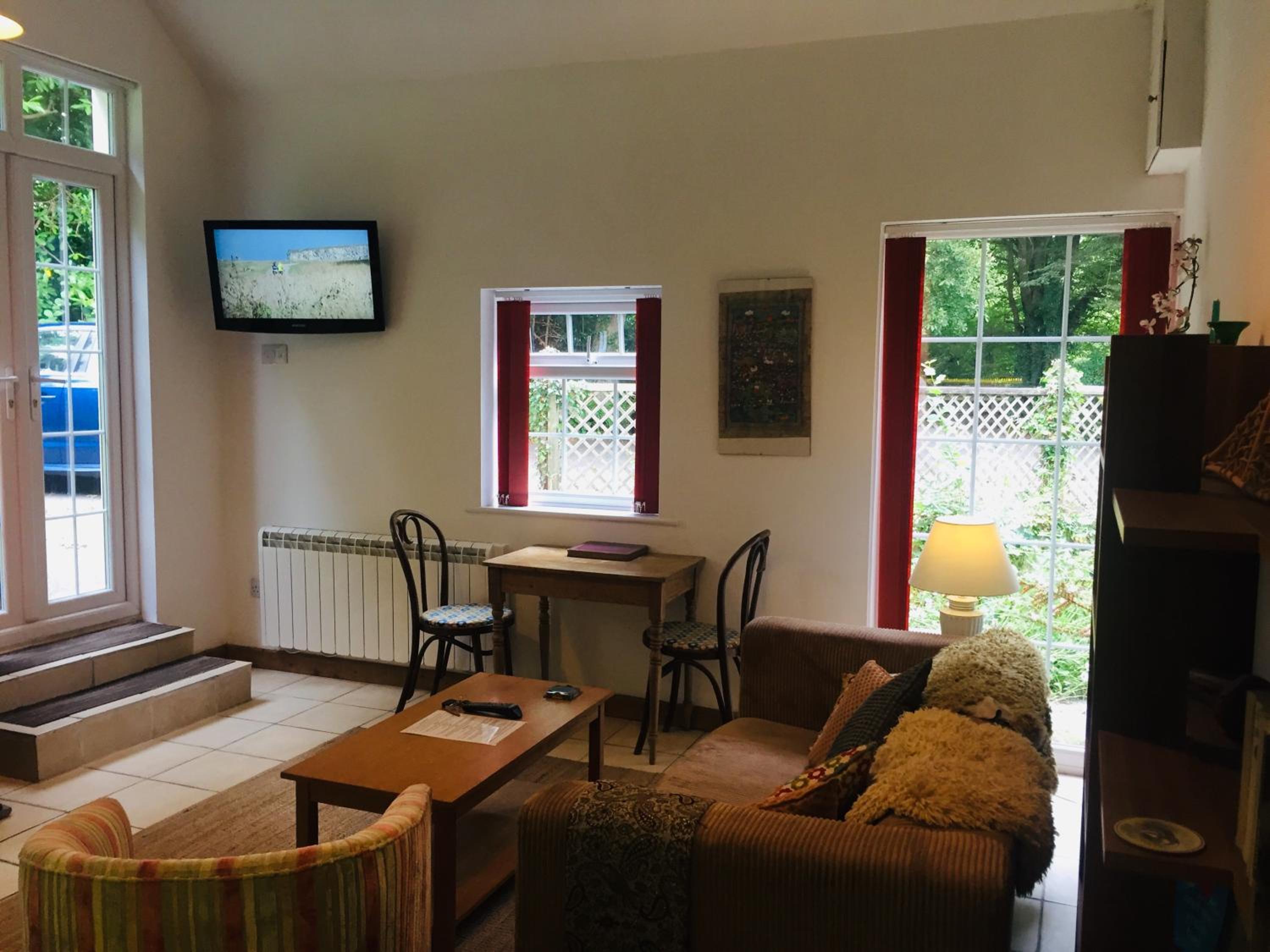 One-Bedroom House photo 1