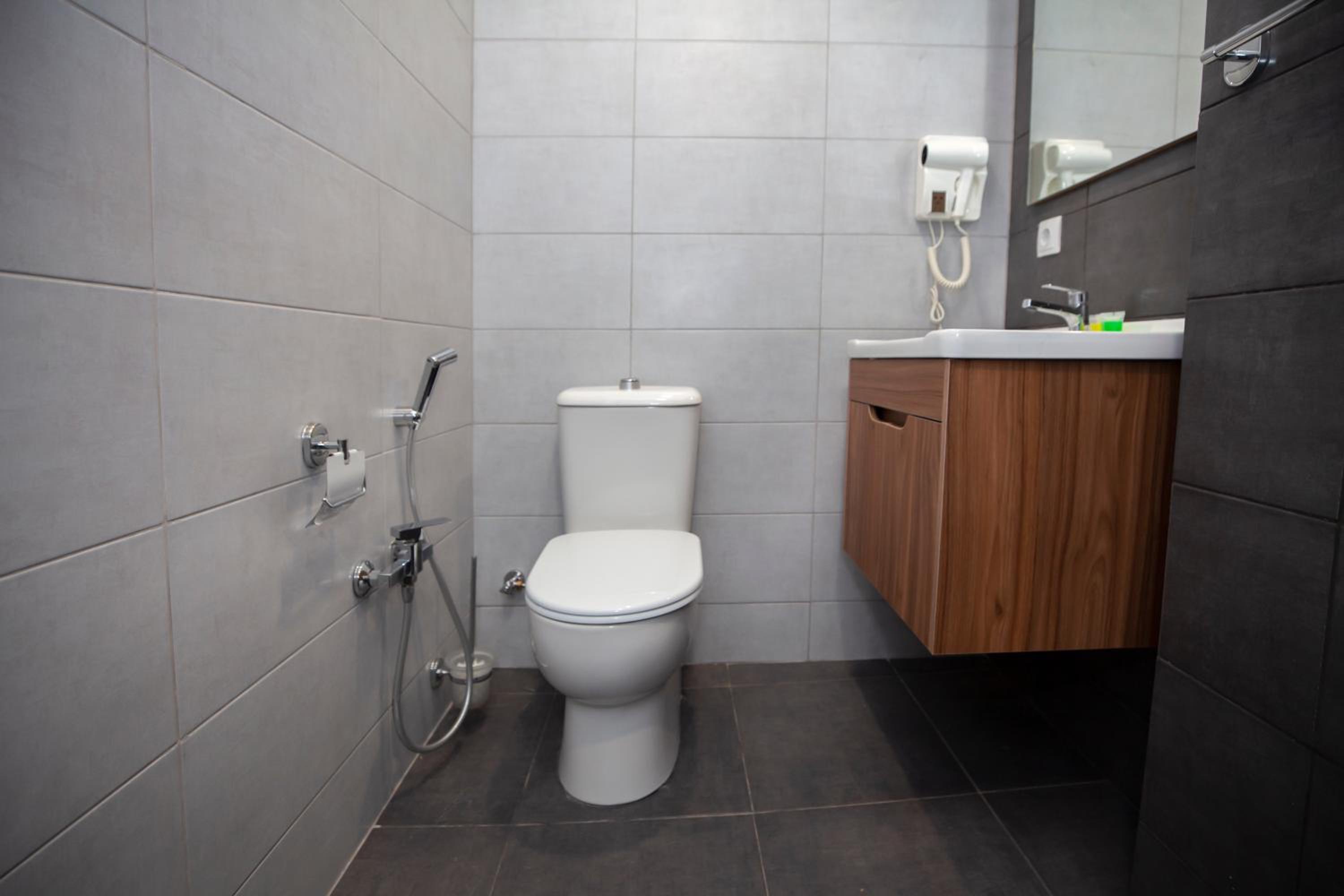 Budget Double Room - Photo 2