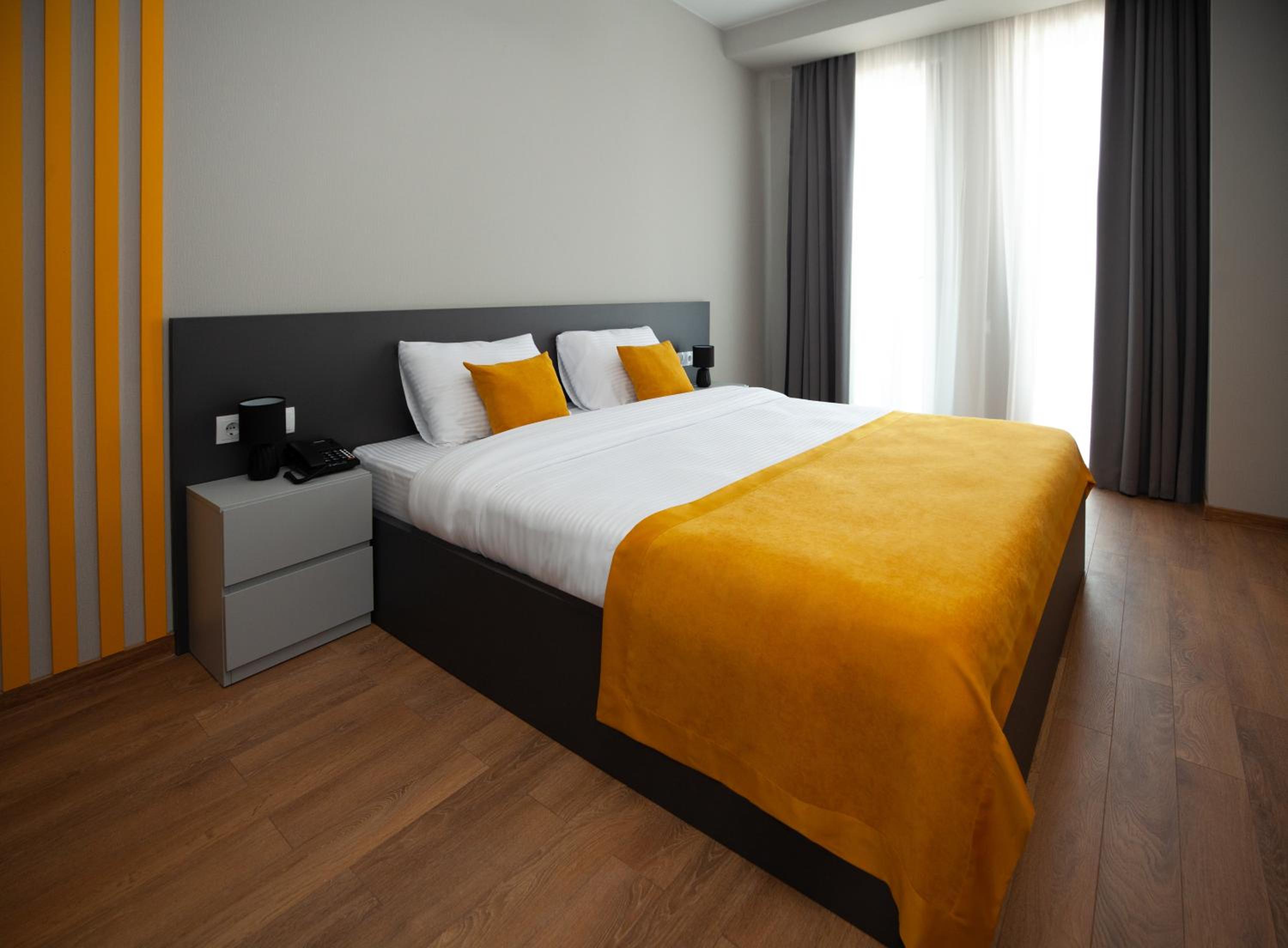 Deluxe Double Room - Photo 8