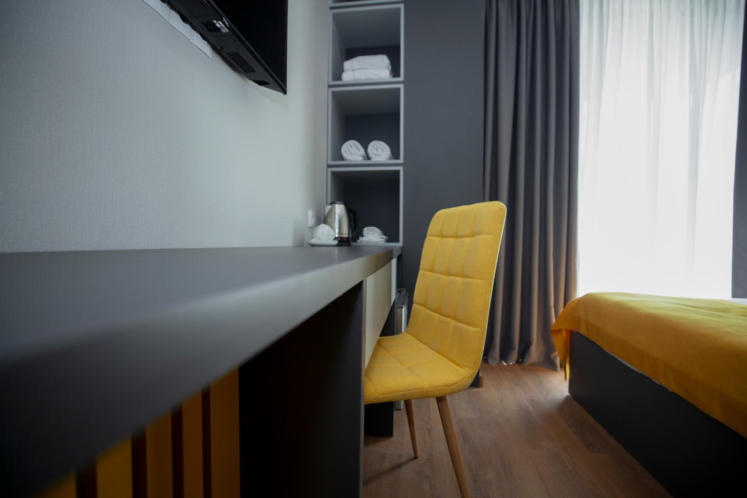 Standard Twin Room - Photo 4