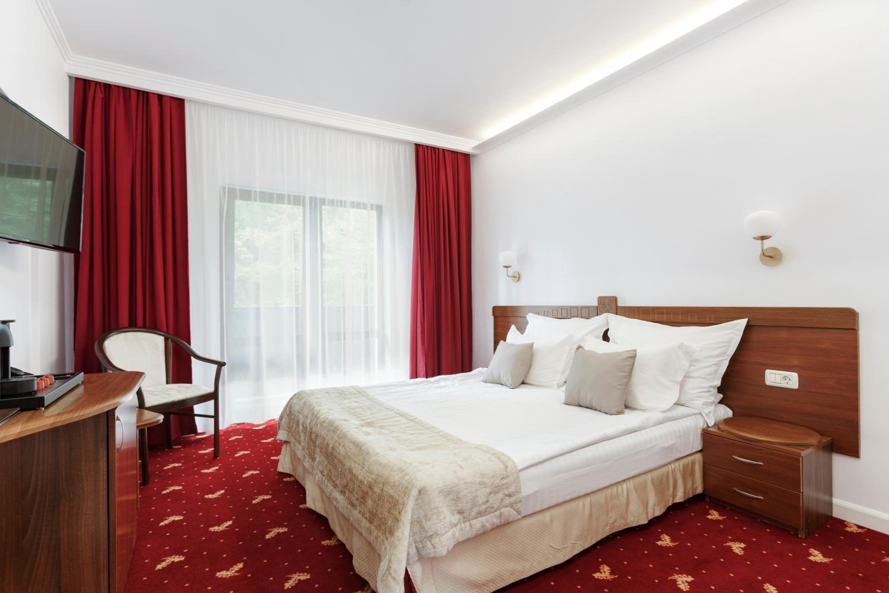 Double Room - Photo 2
