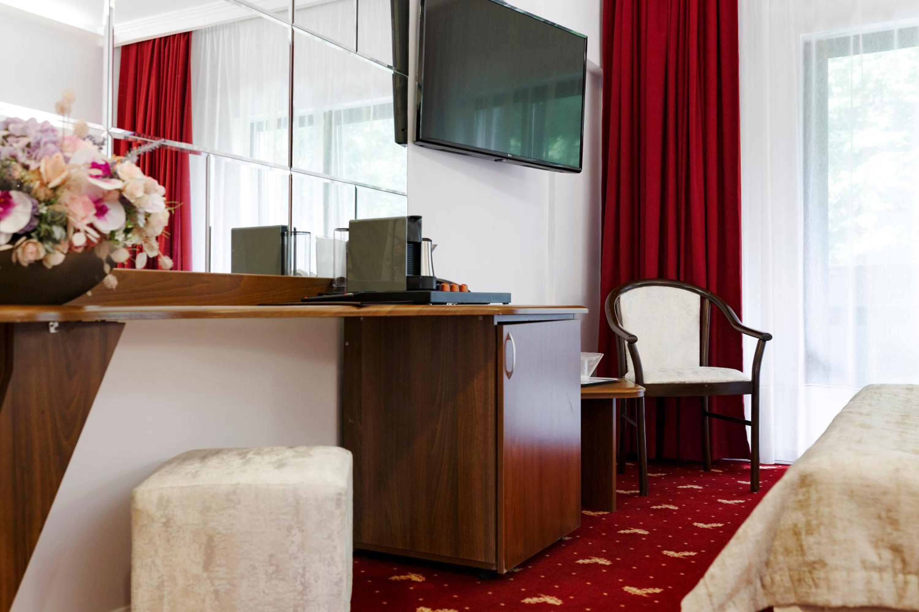 Double Room - Photo 3