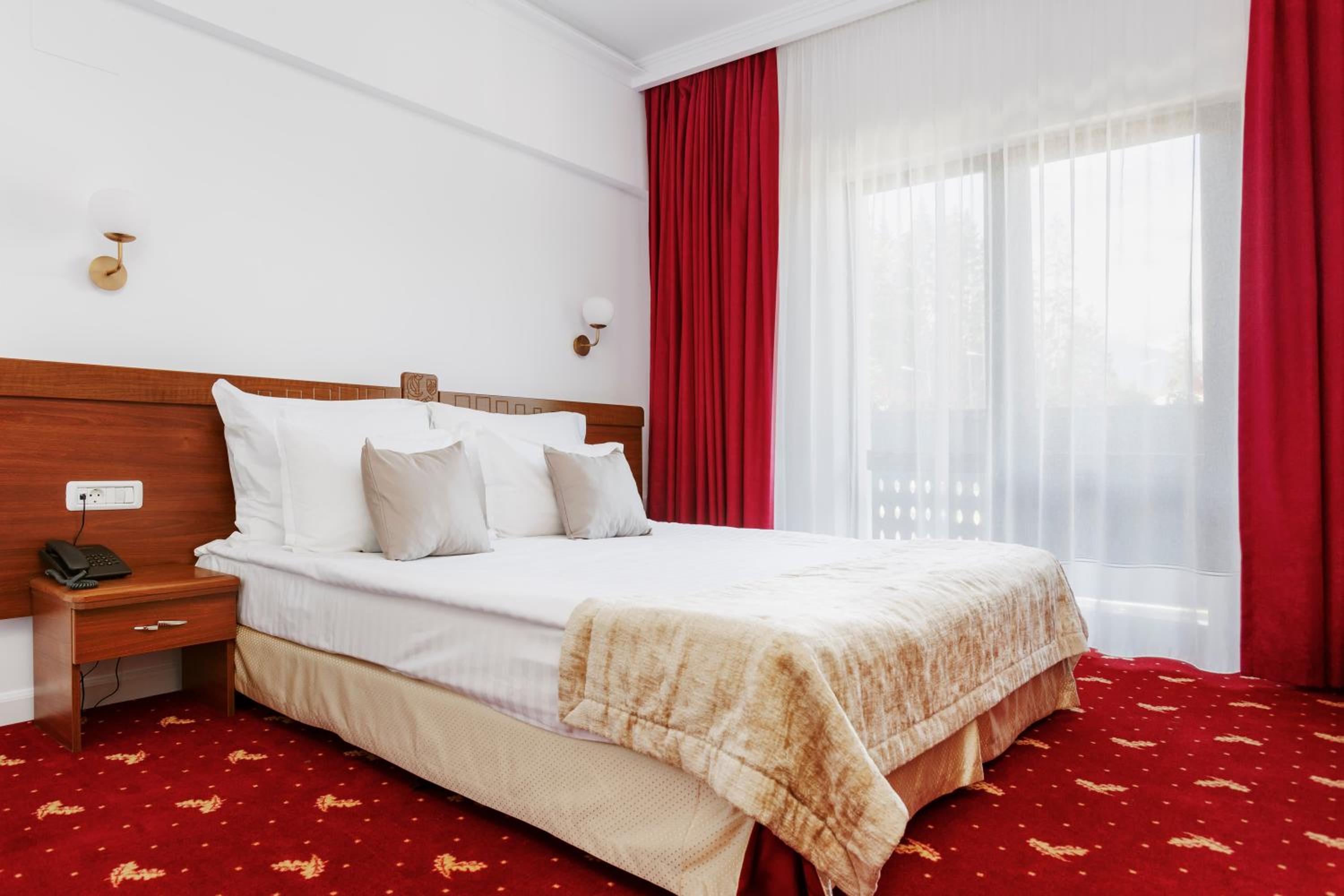 Double Room - Photo 6