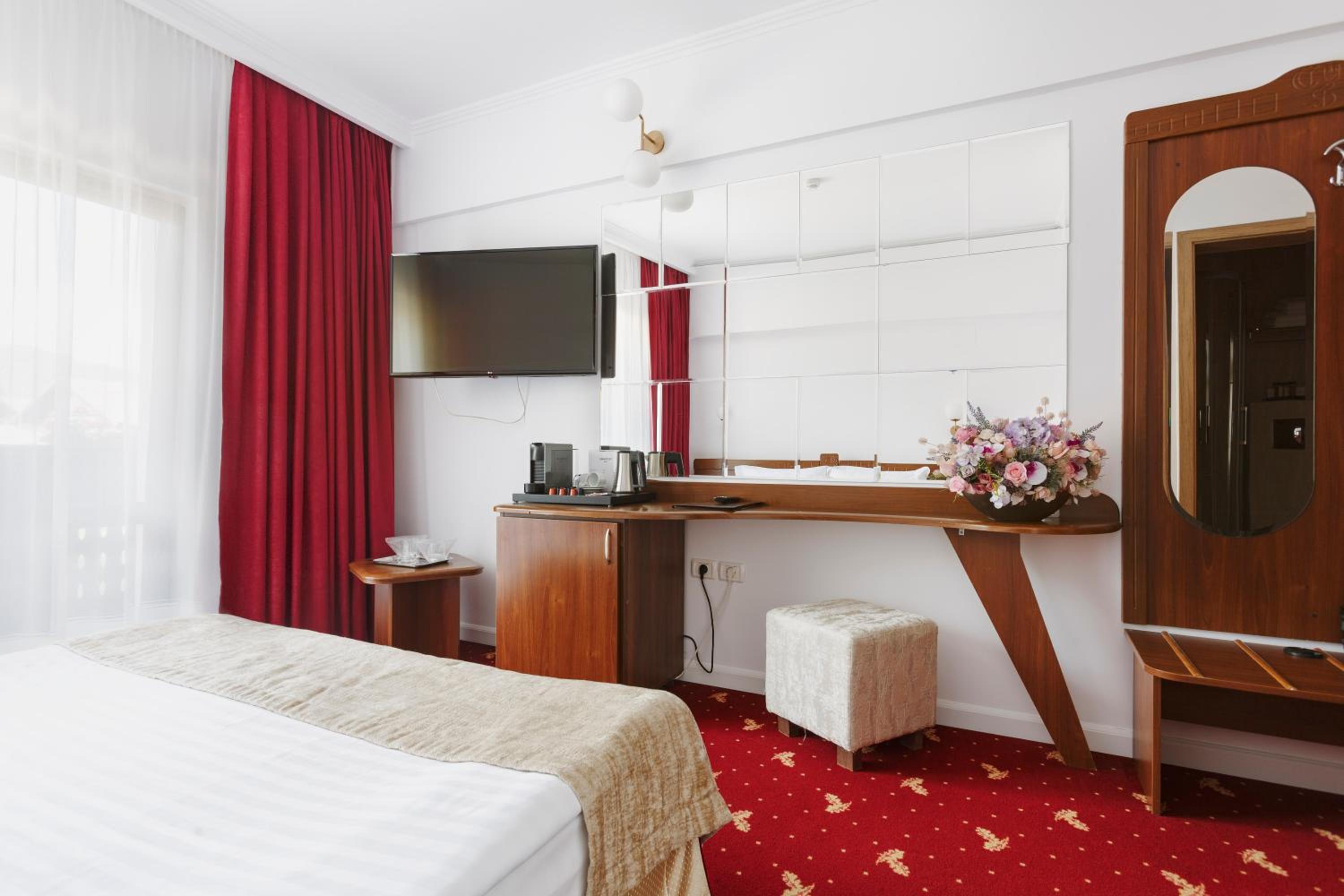 Double Room - Photo 4