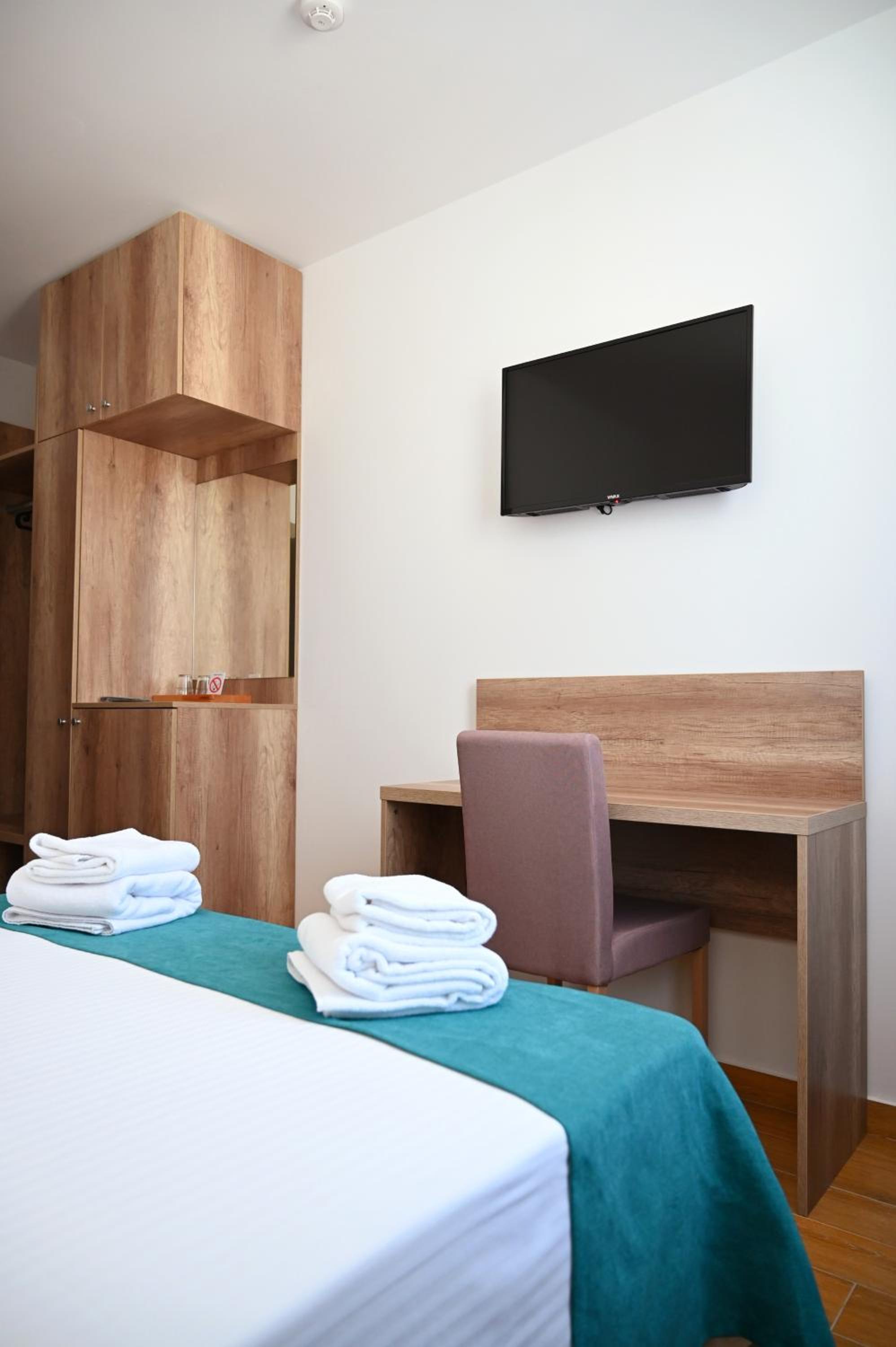 Double Room - Photo 2
