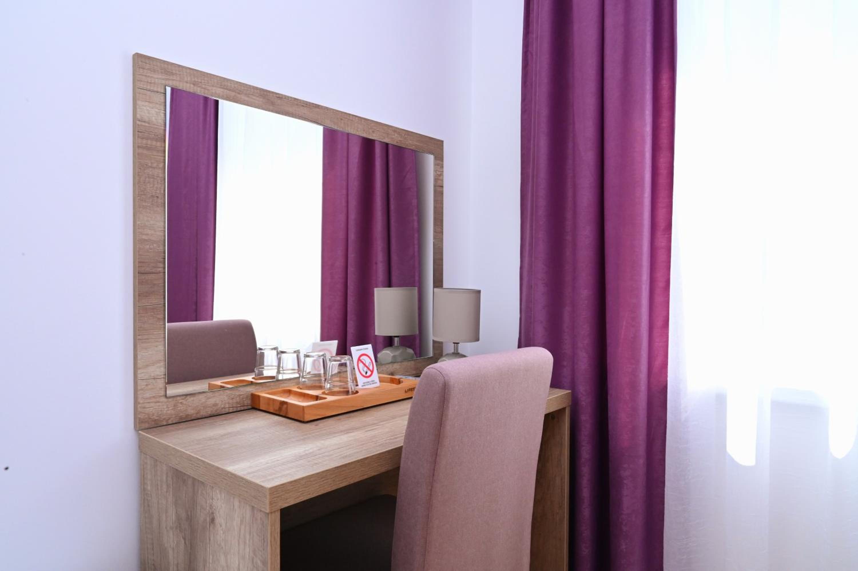 Double Room - Photo 17