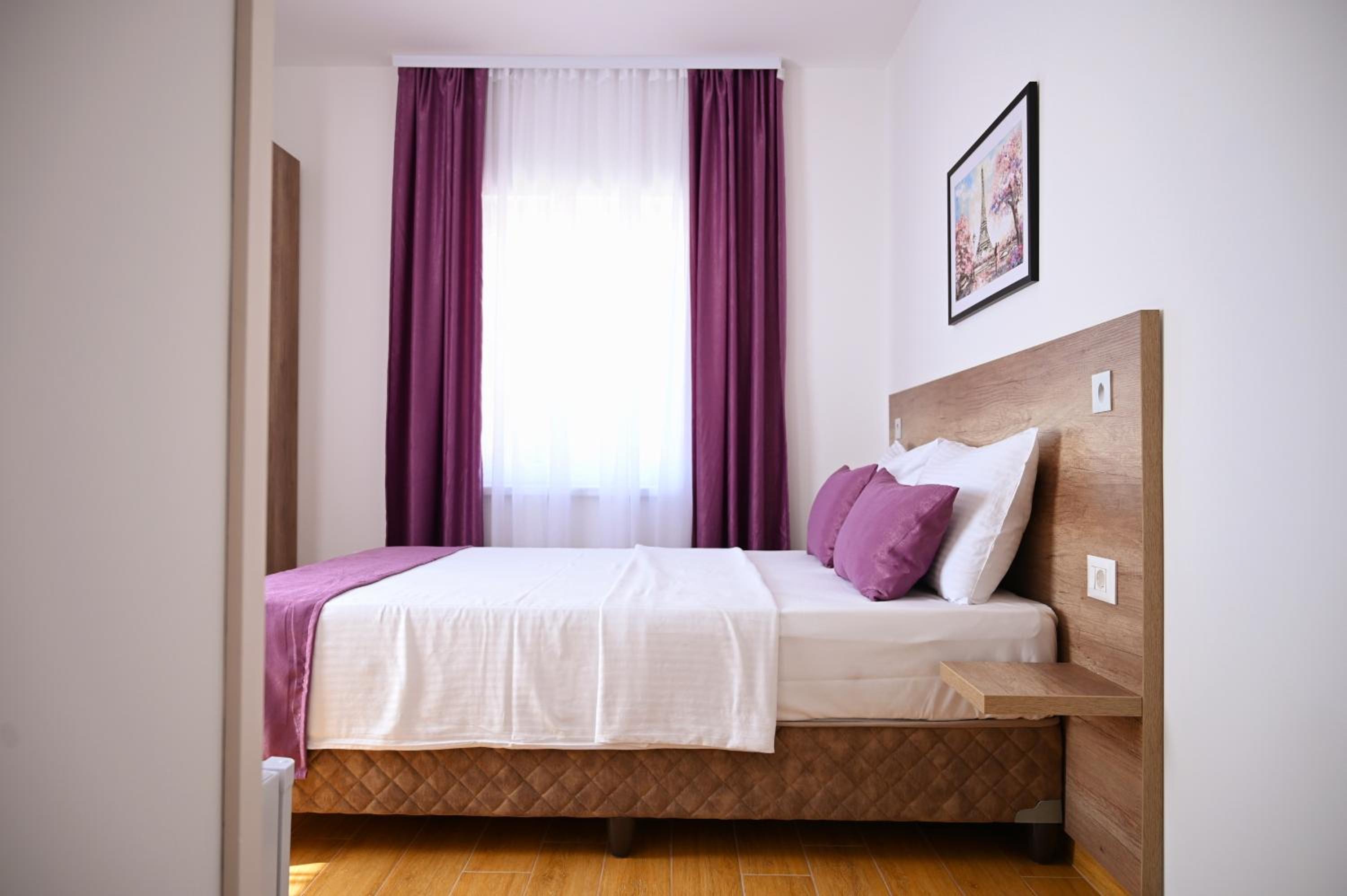Double Room - Photo 15