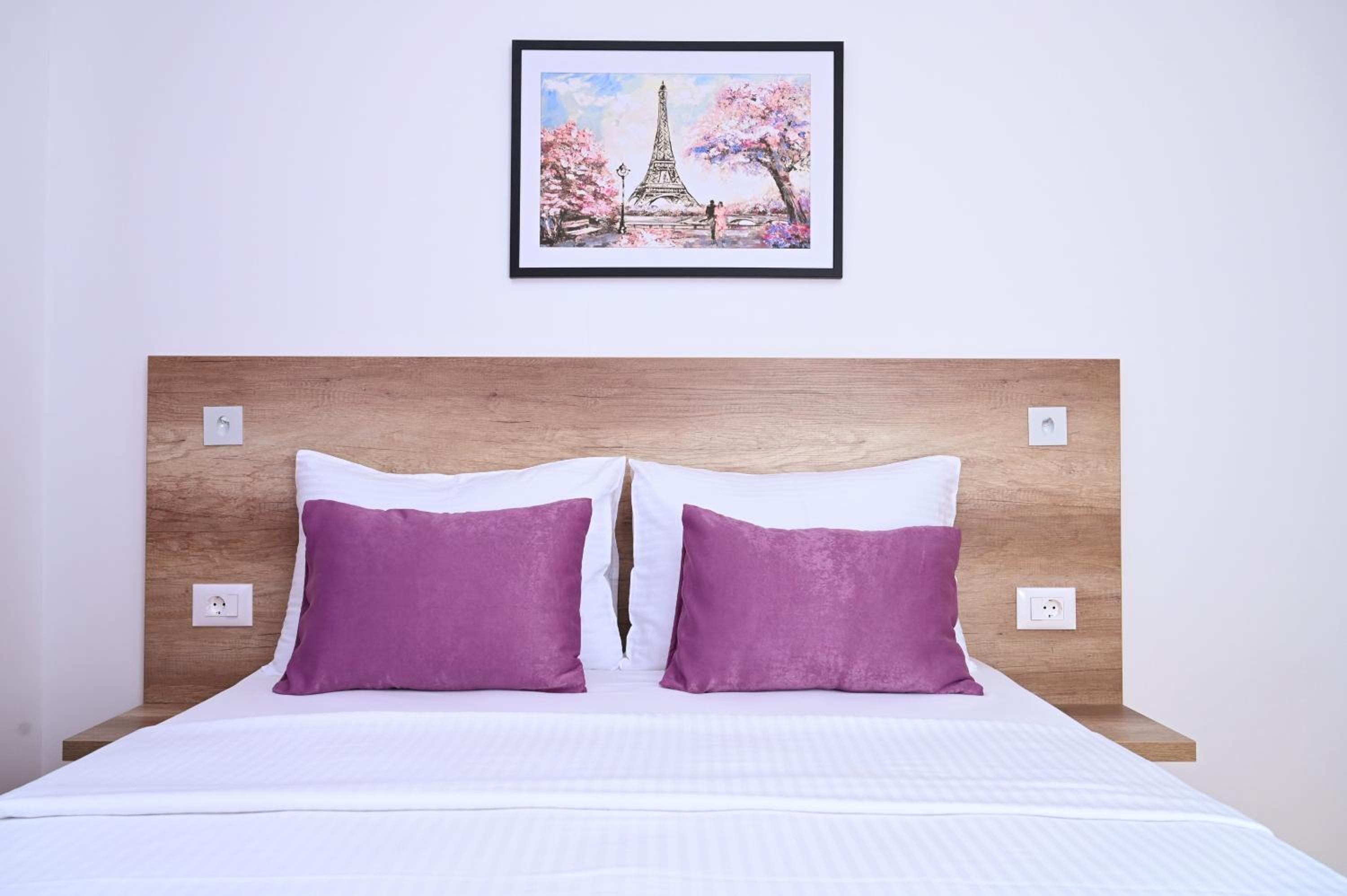 Double Room - Photo 16