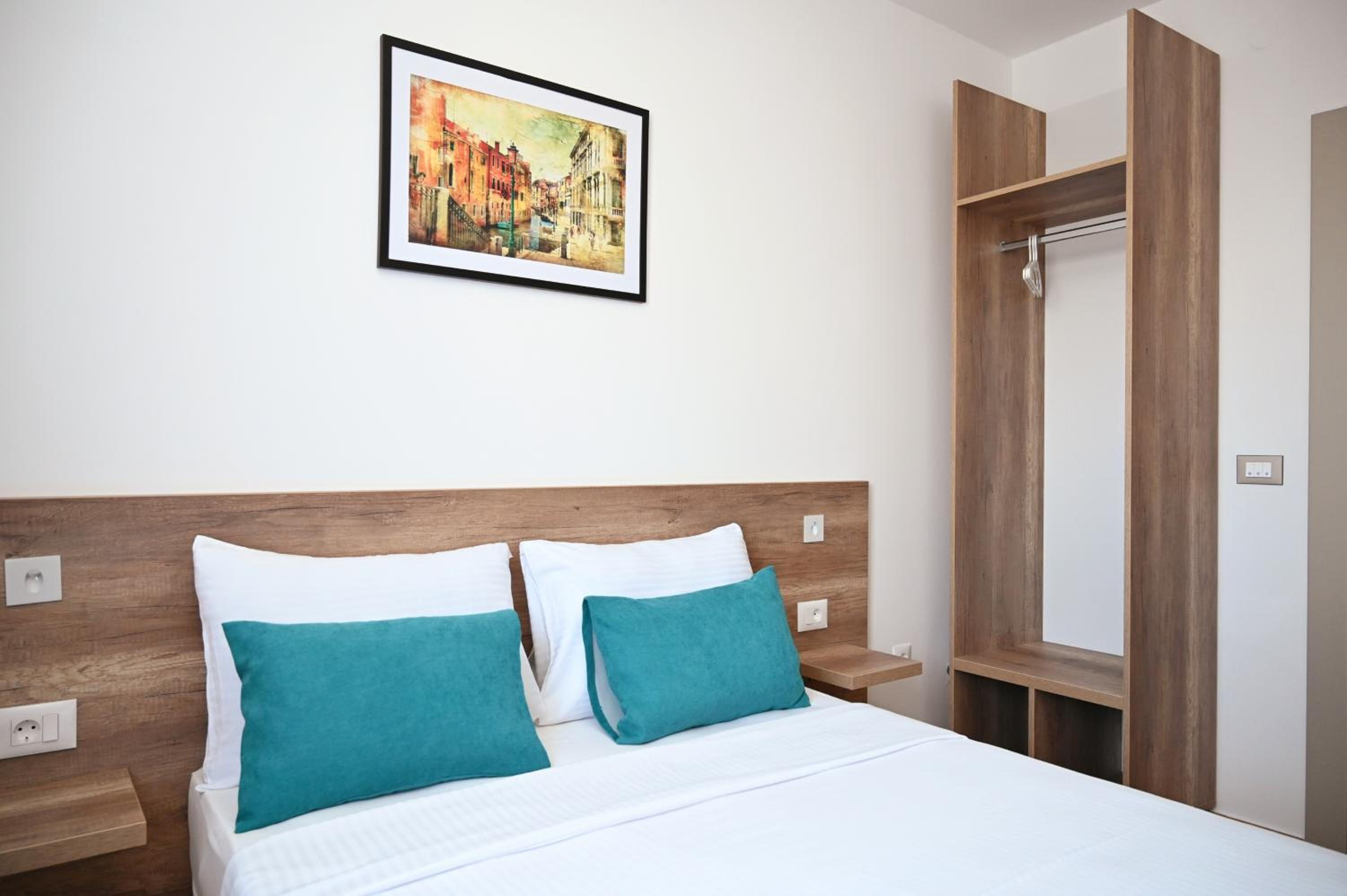 Double Room - Photo 4