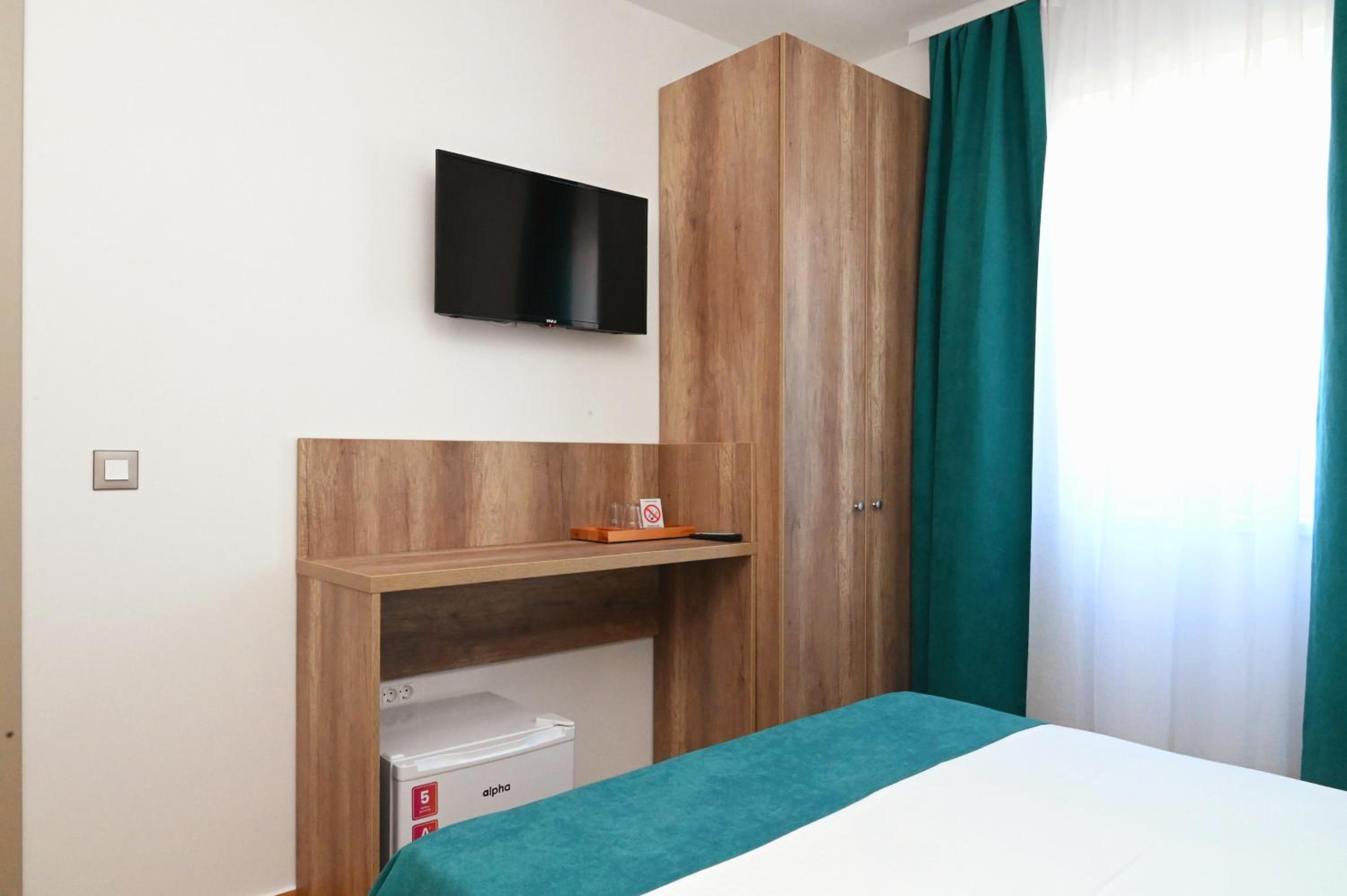Double Room - Photo 3