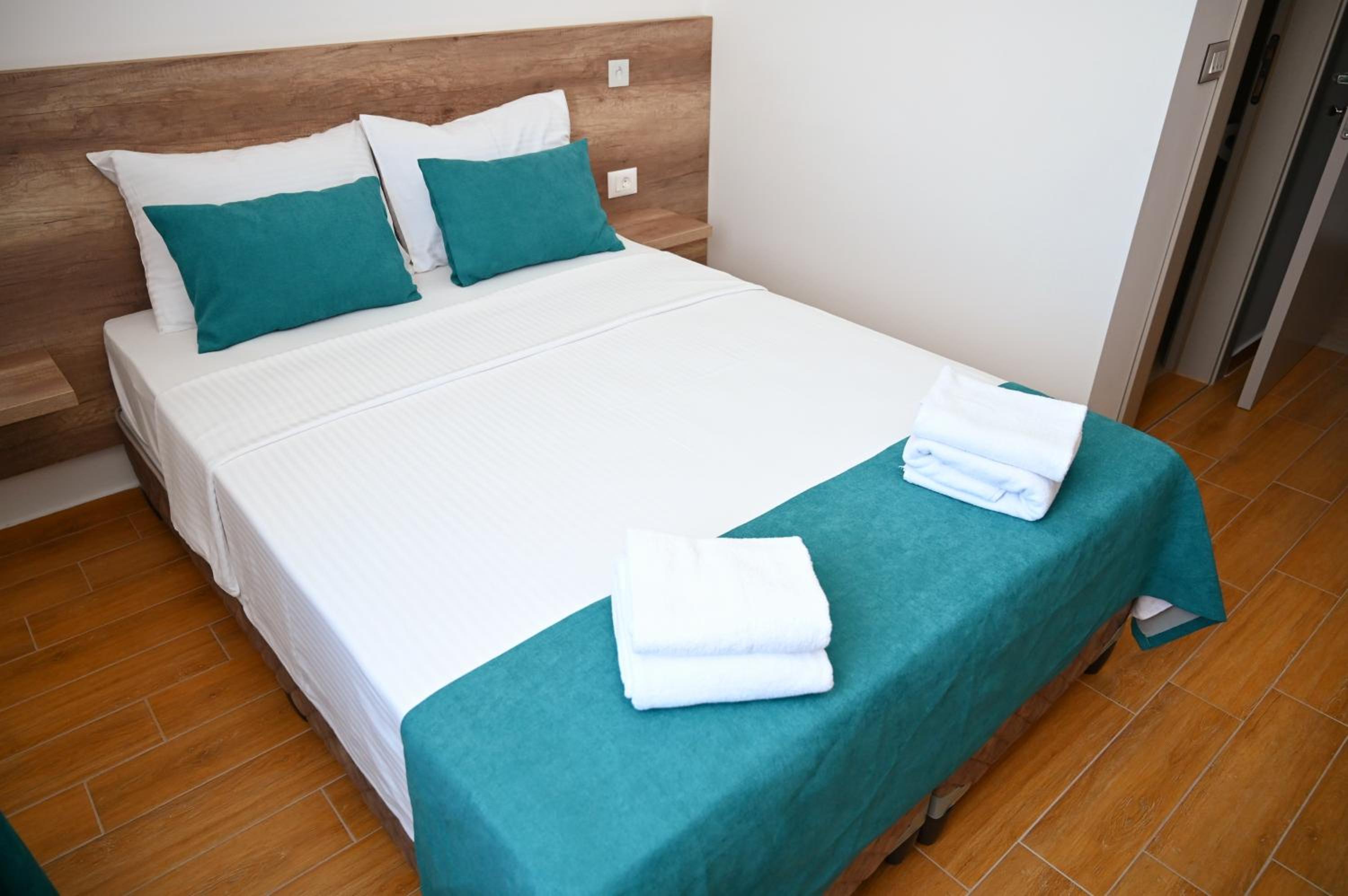 Double Room - Photo 1